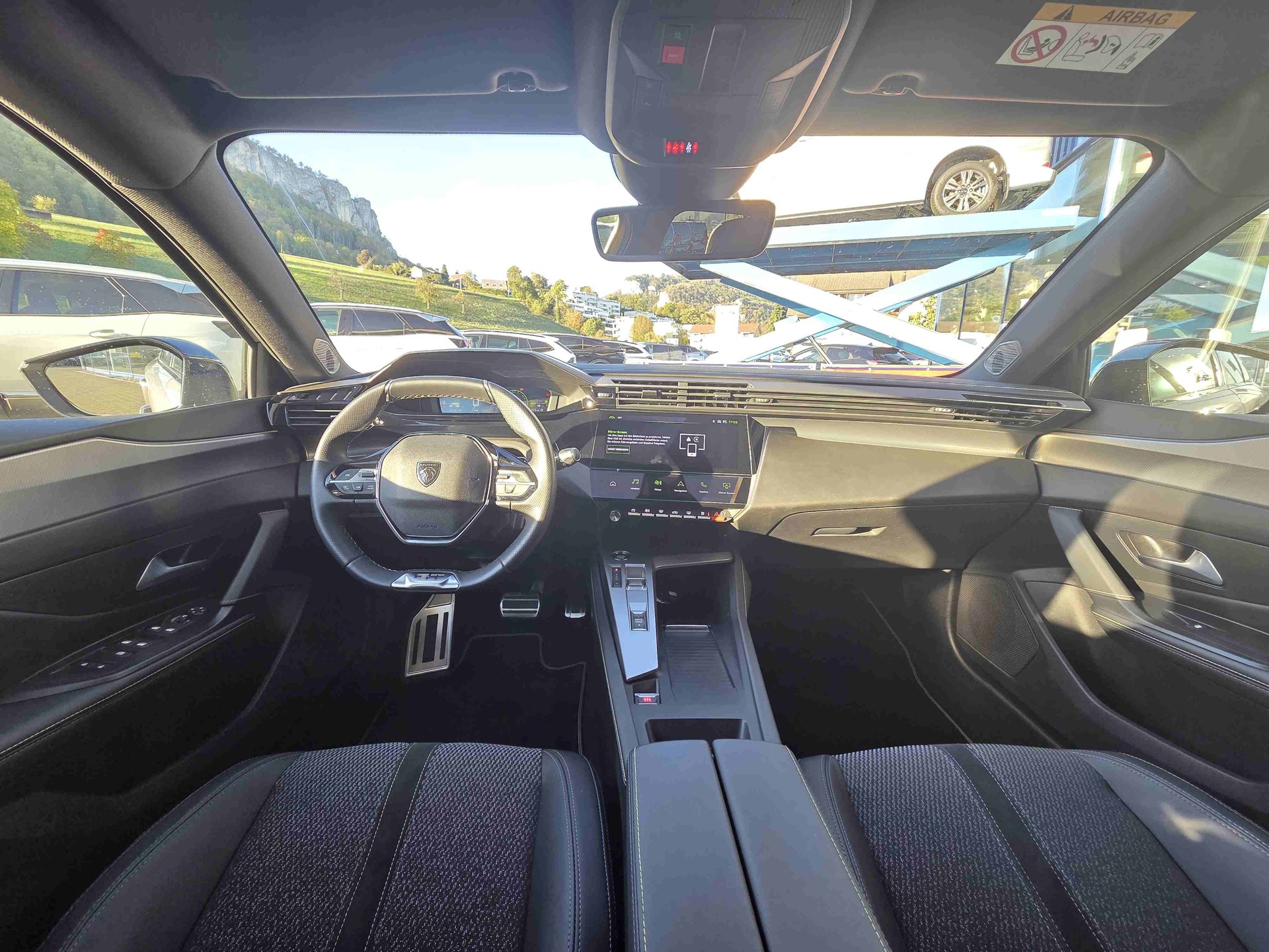 PEUGEOT 308 SW 1.2 Hybrid GT *5 Jahre Werksgarantie*-image-11