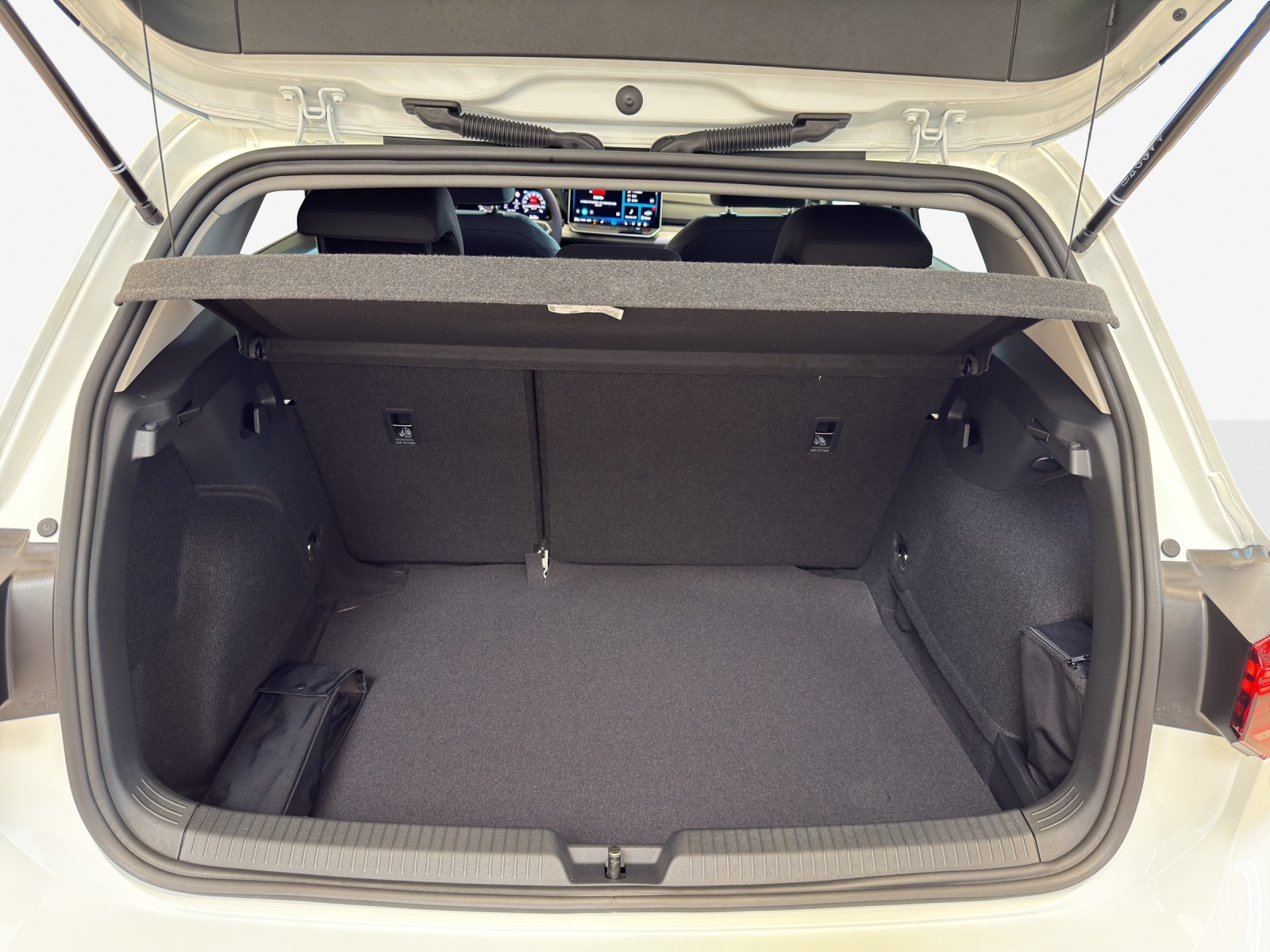 VW Golf 1.5 e TSI mHEV Value DSG-image-12