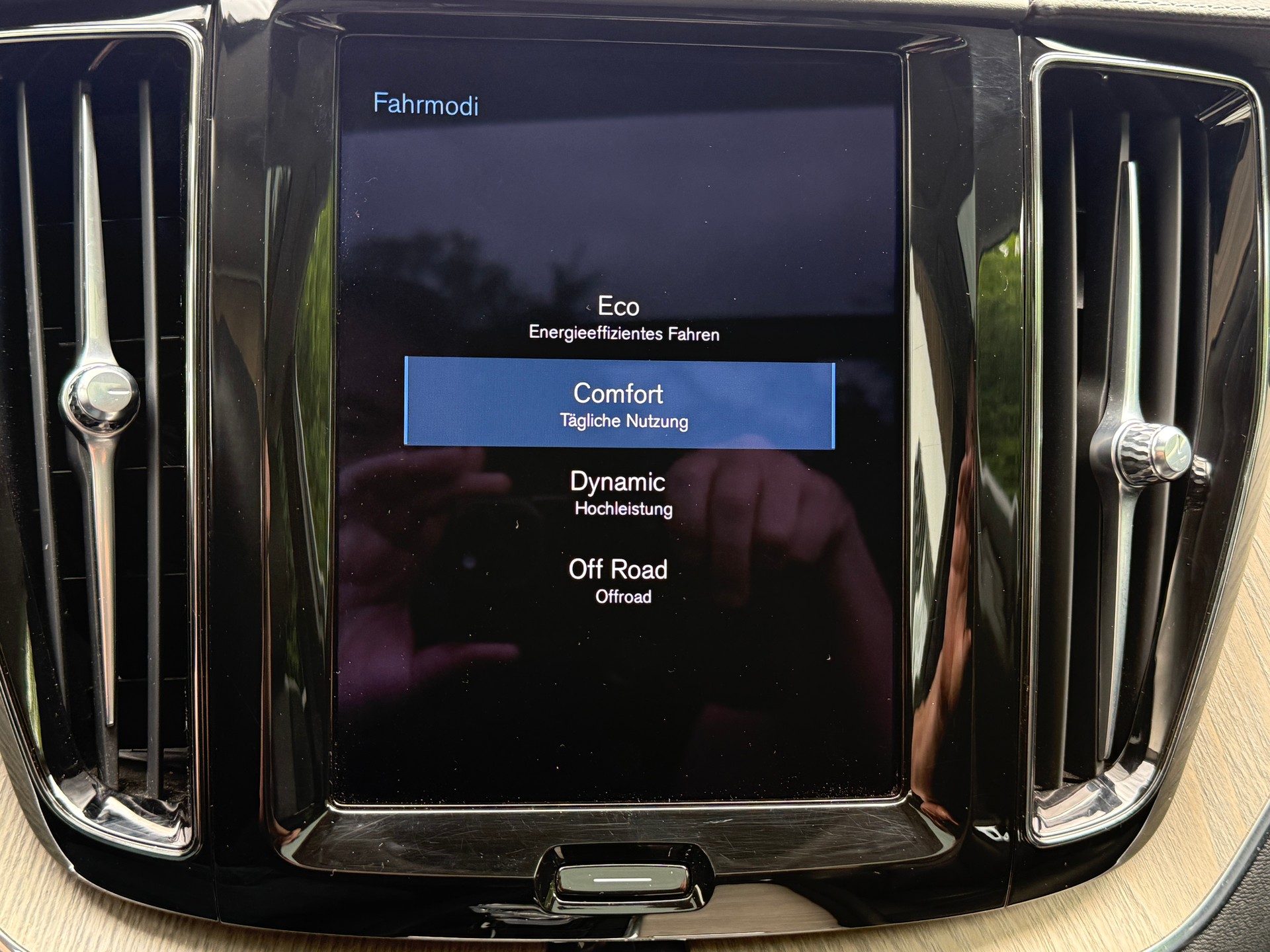 VOLVO XC60 B4 Diesel Mild Hybrid AWD Inscription Geartronic-image-27