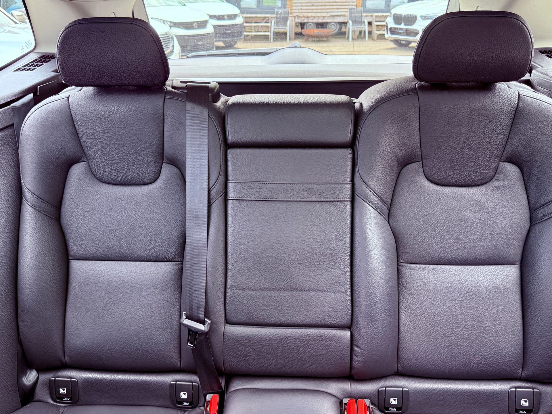 VOLVO XC60 B4 Diesel Mild Hybrid AWD Inscription Geartronic-image-23