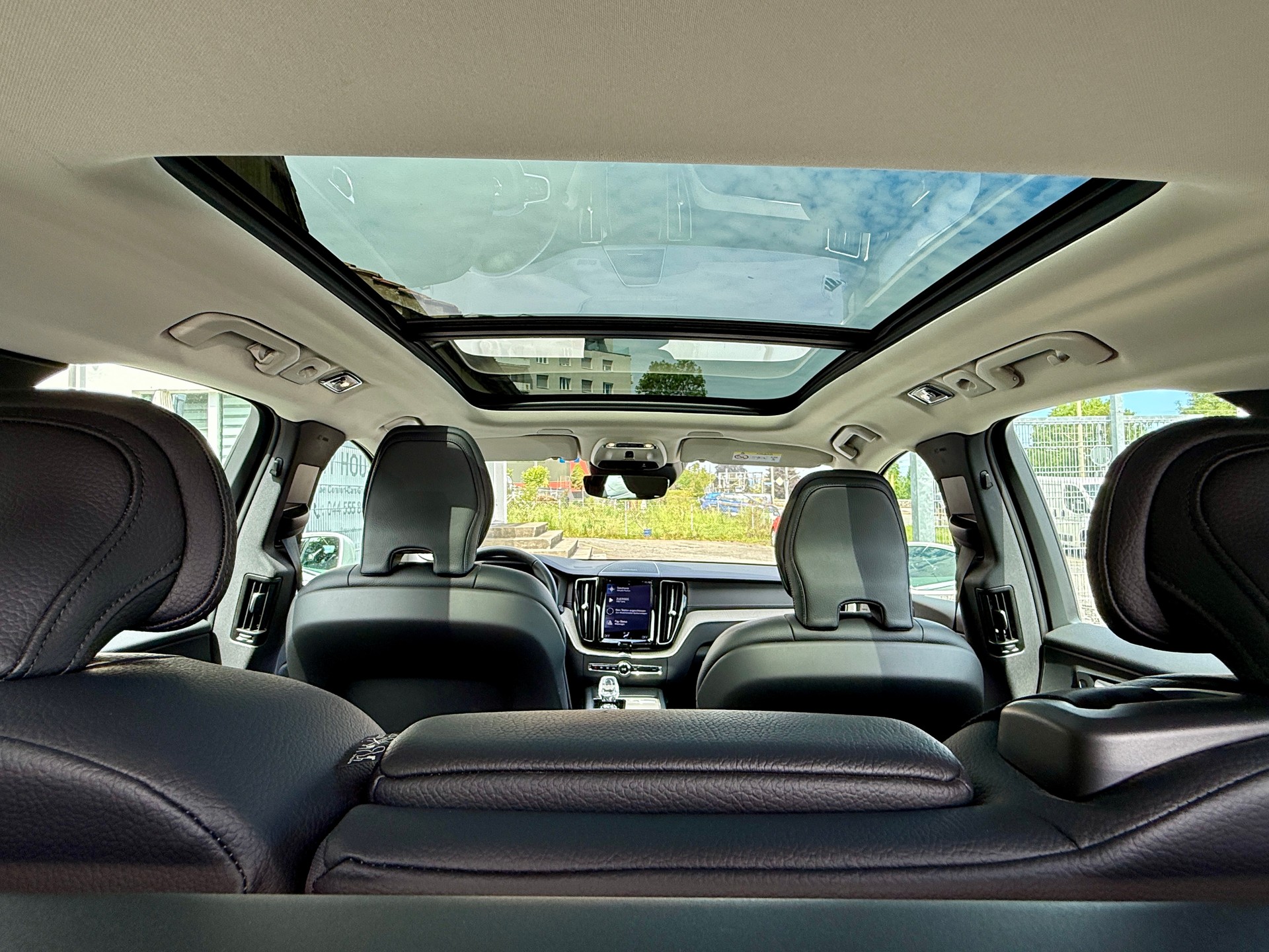VOLVO XC60 B4 Diesel Mild Hybrid AWD Inscription Geartronic-image-11