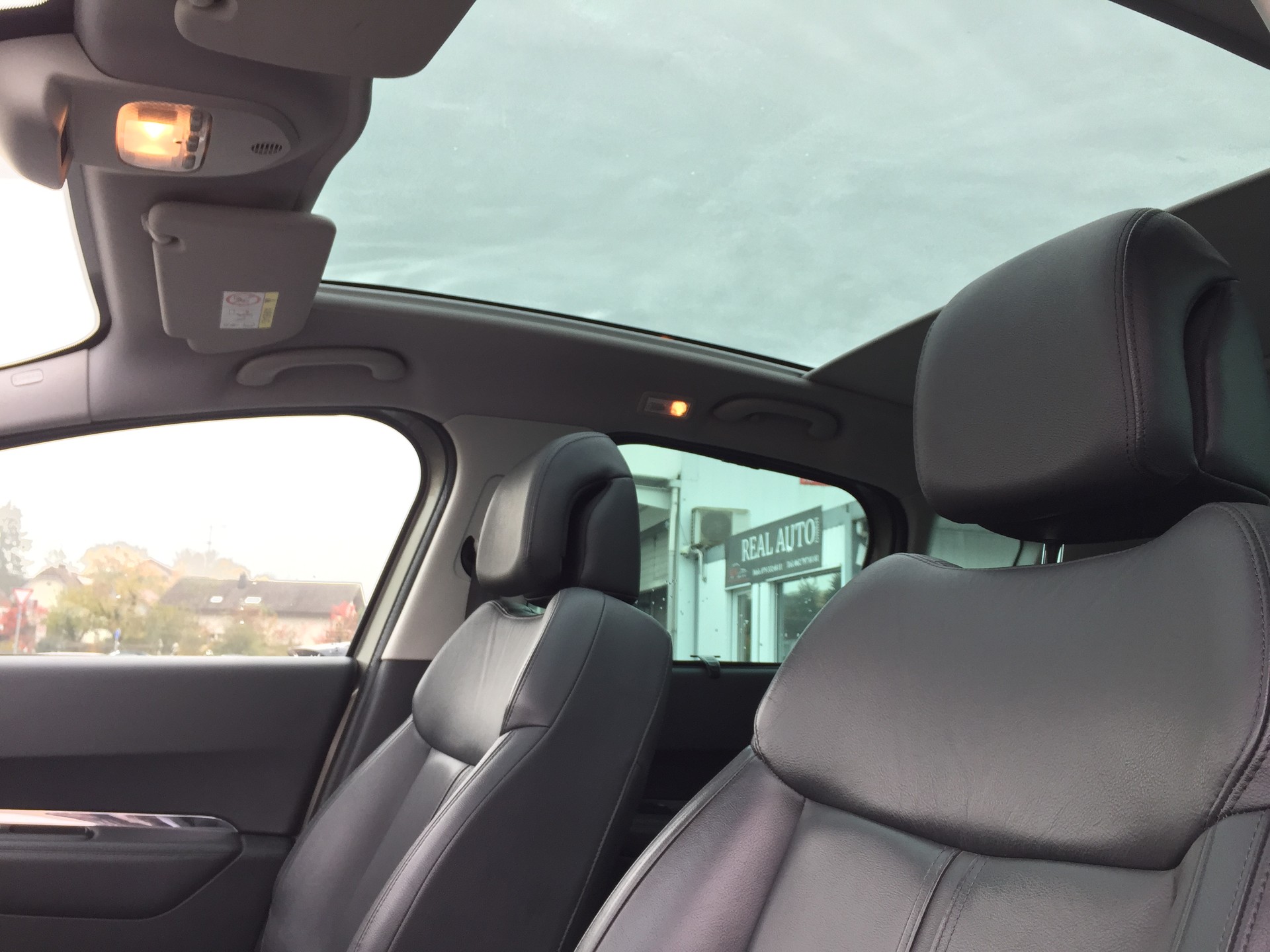PEUGEOT 3008 HYbrid4 2.0 HDI ETG6-image-8