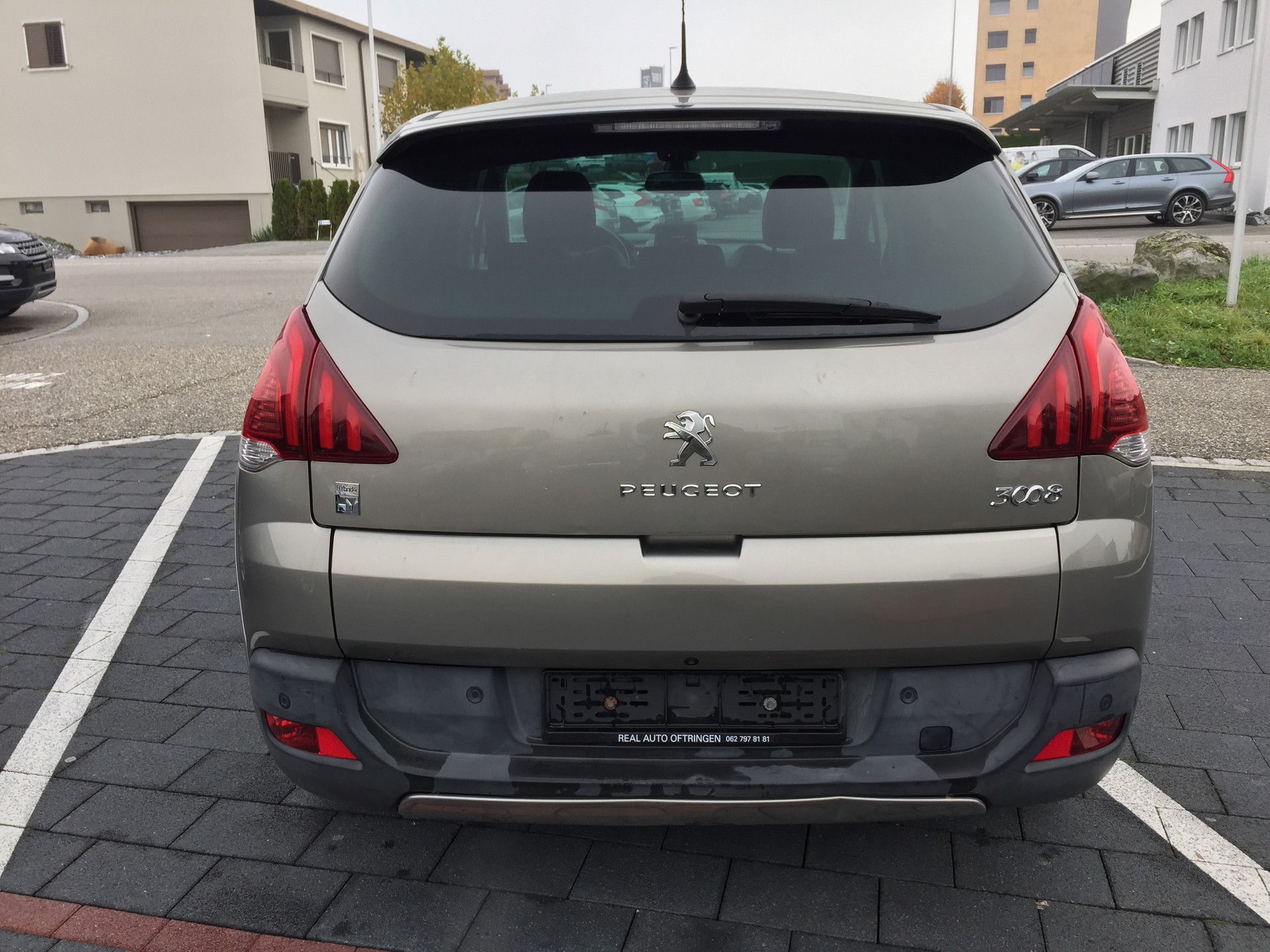 PEUGEOT 3008 HYbrid4 2.0 HDI ETG6-image-3