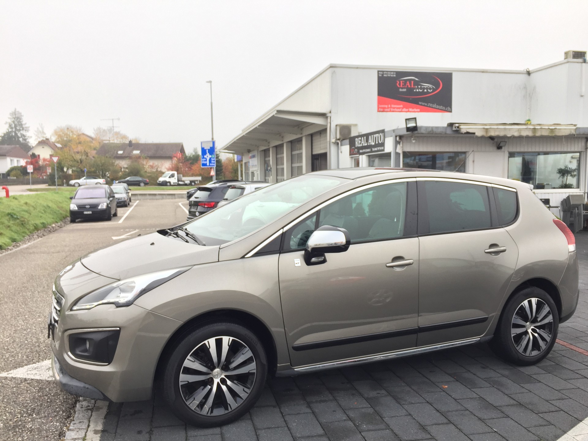 PEUGEOT 3008 HYbrid4 2.0 HDI ETG6-image-5