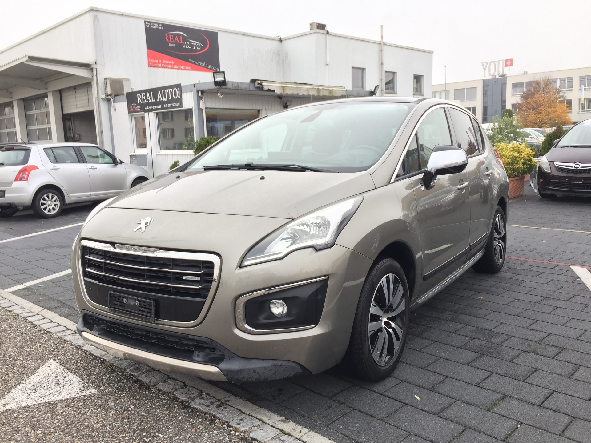 PEUGEOT 3008 HYbrid4 2.0 HDI ETG6-image-0