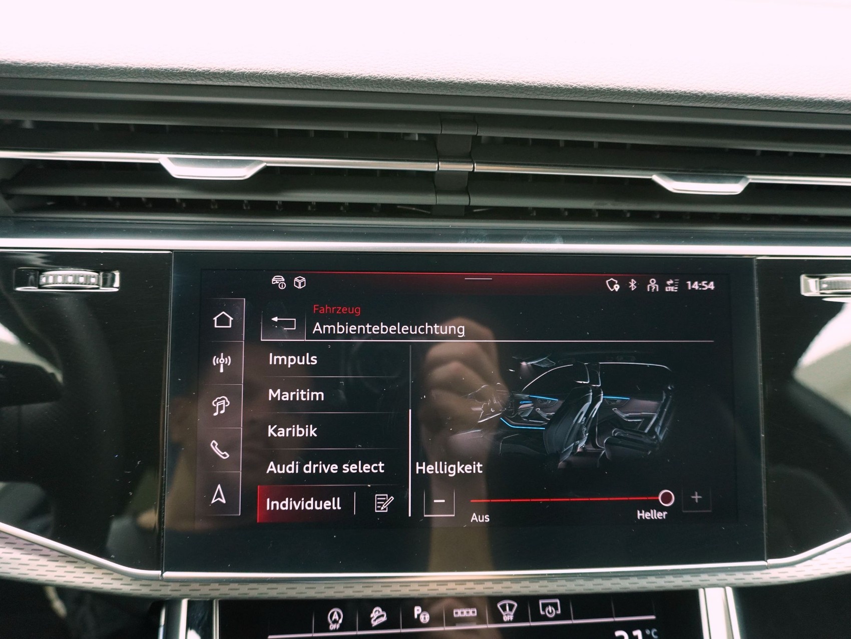 AUDI Q8 SUV 50 TDI quattro S line T-Tronic **Audi Werksgarantie bis 01/2030**-image-24