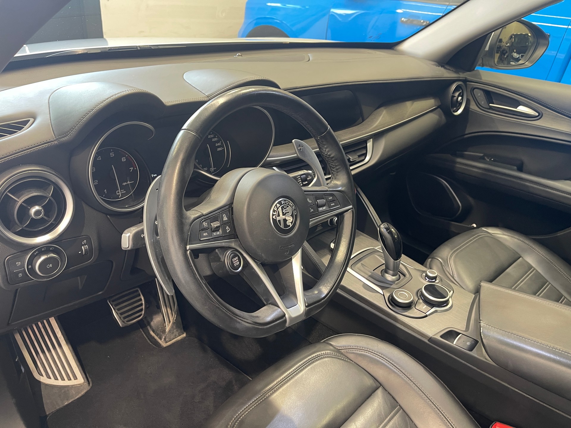 ALFA ROMEO Stelvio 2.0 Executive Q4 Automatic-image-9
