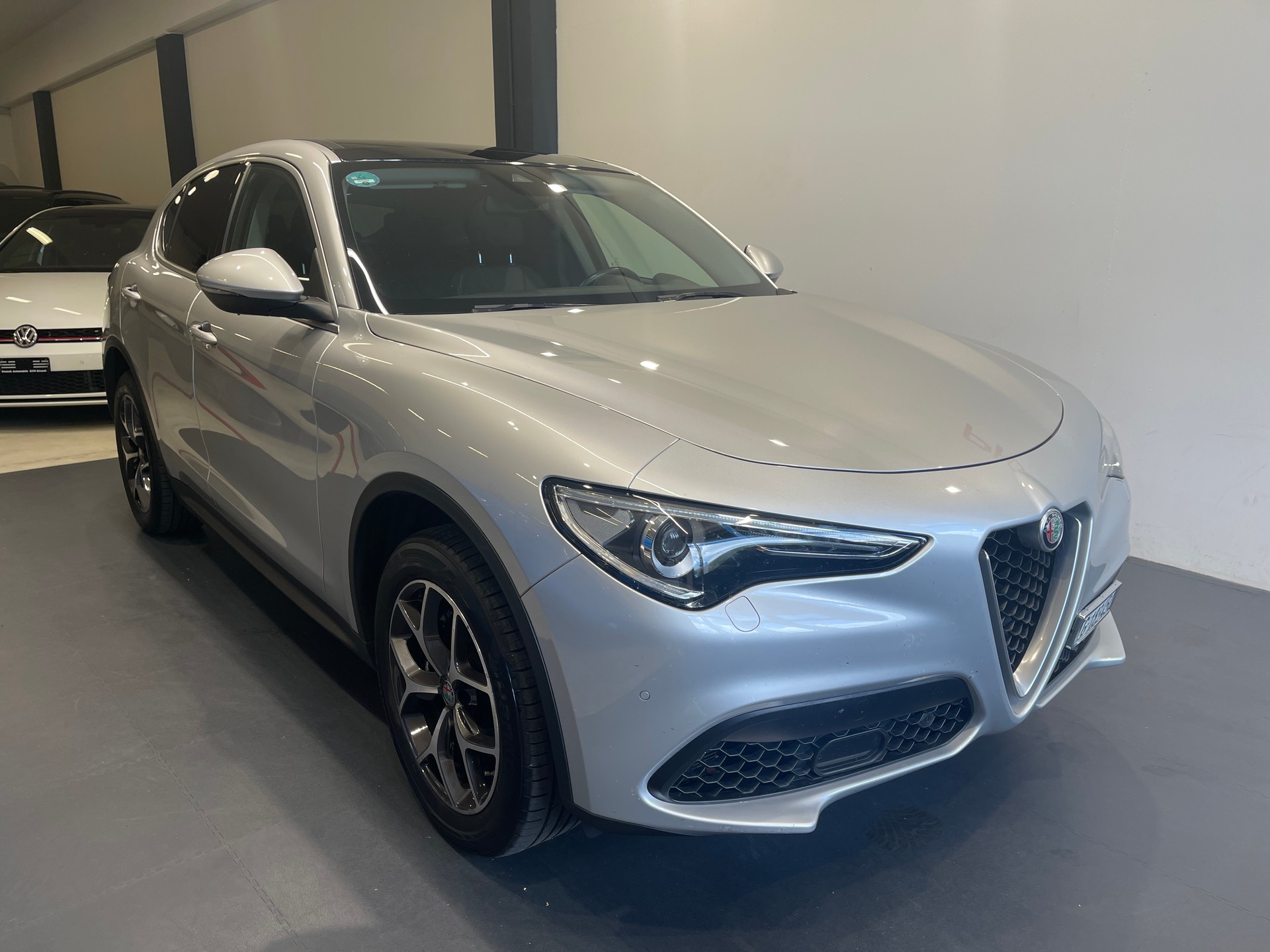 ALFA ROMEO Stelvio 2.0 Executive Q4 Automatic-image-3