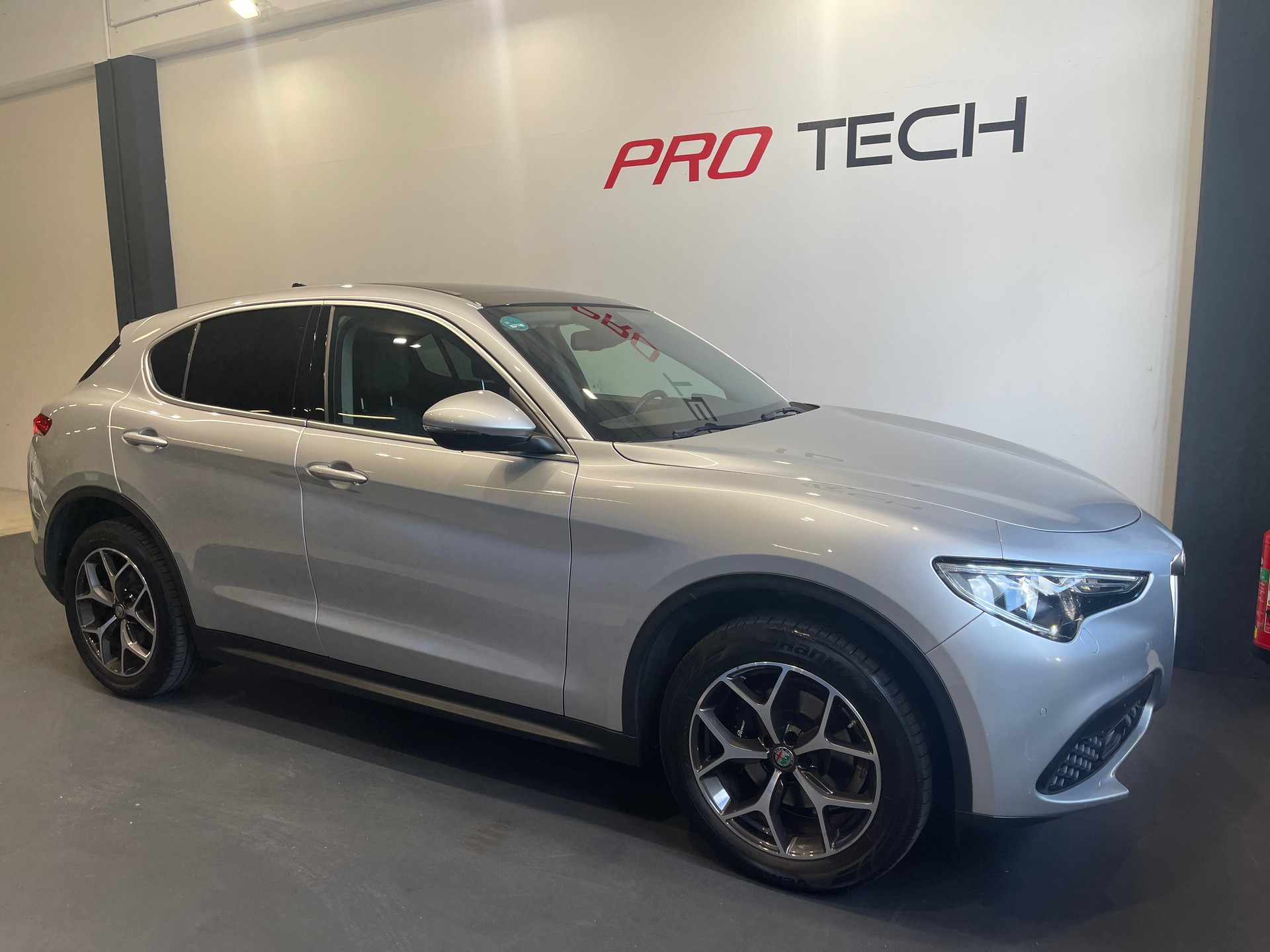 ALFA ROMEO Stelvio 2.0 Executive Q4 Automatic-image-0