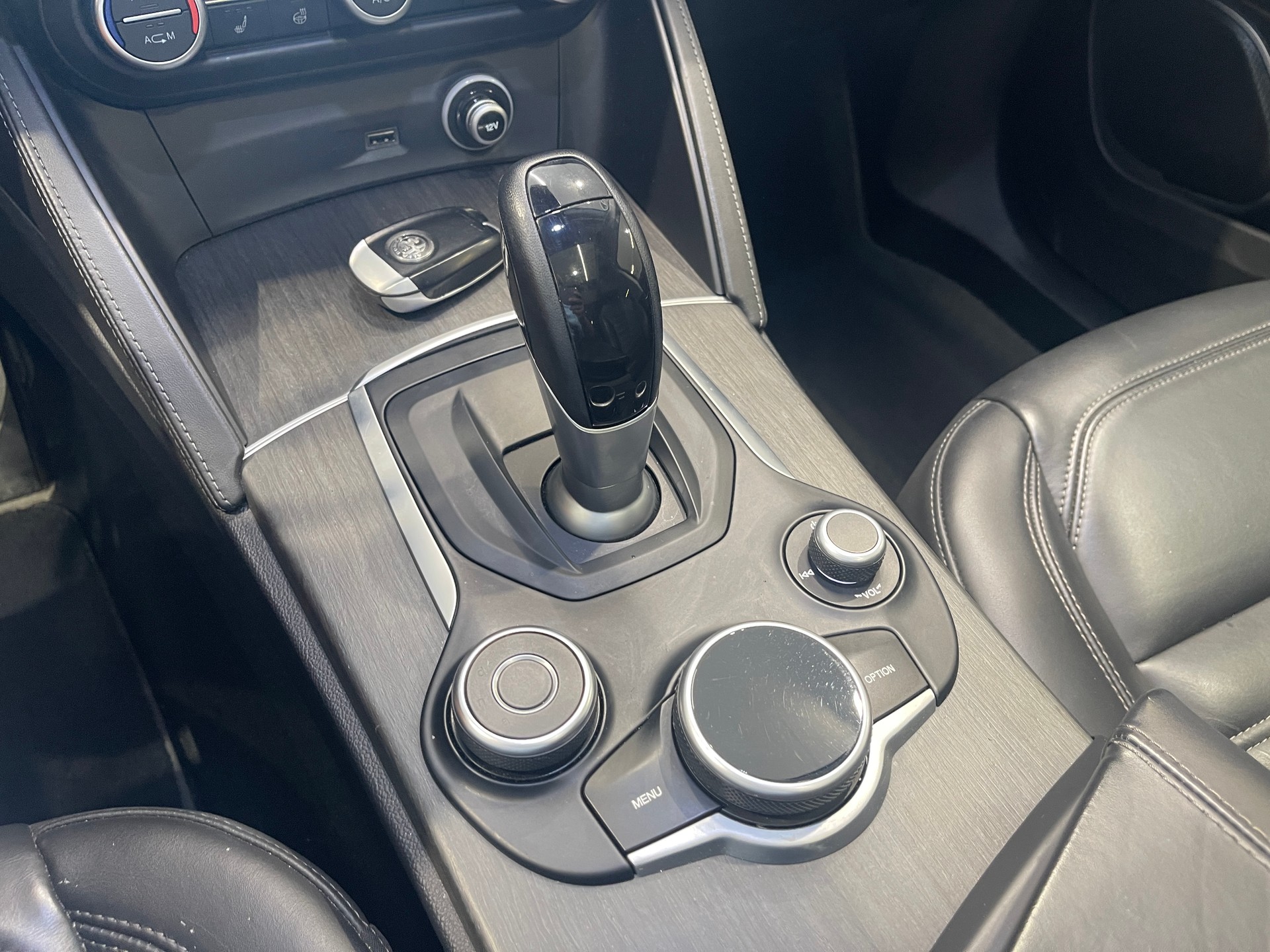 ALFA ROMEO Stelvio 2.0 Executive Q4 Automatic-image-16