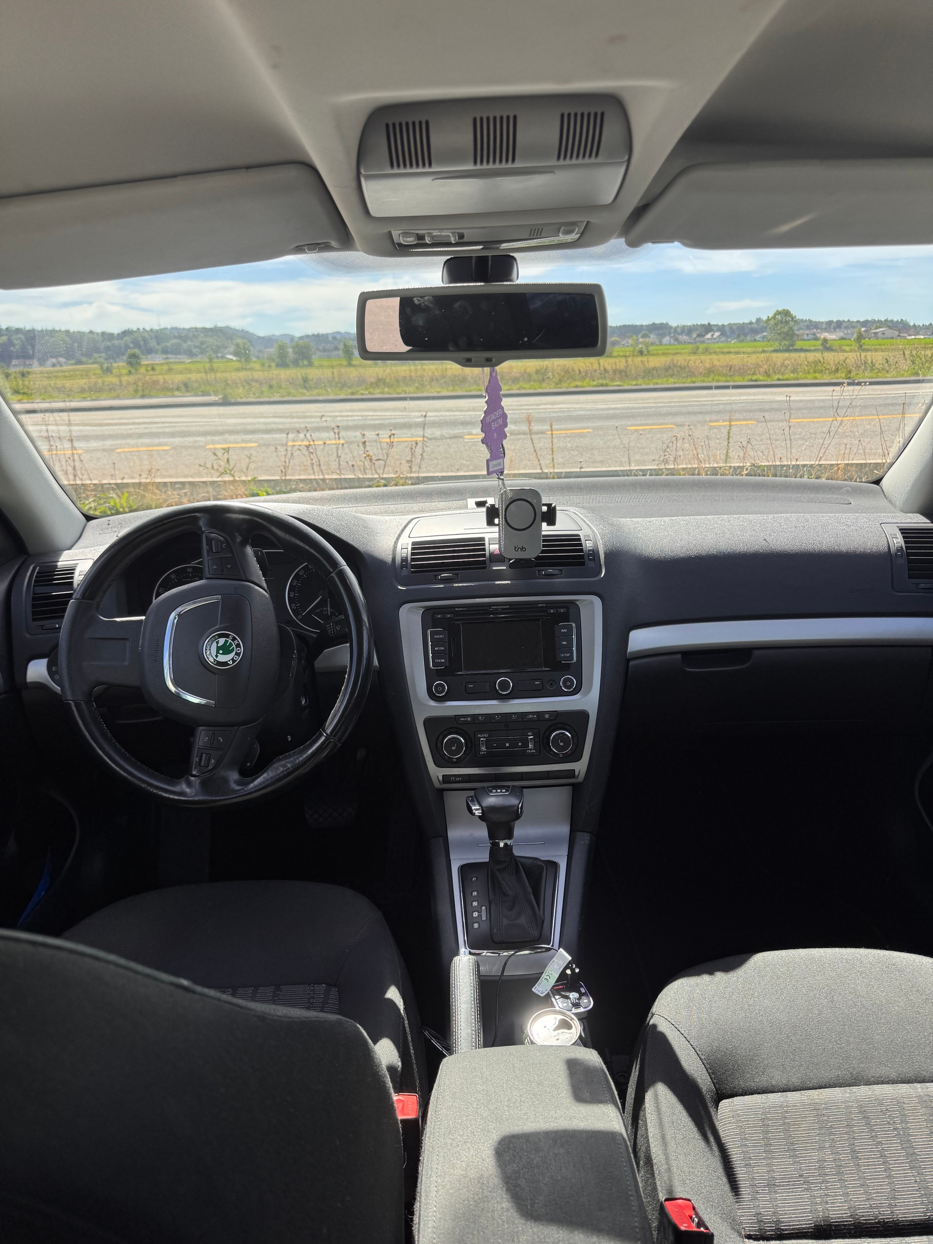 SKODA 1.6 TSI Elegance DSG-image-0
