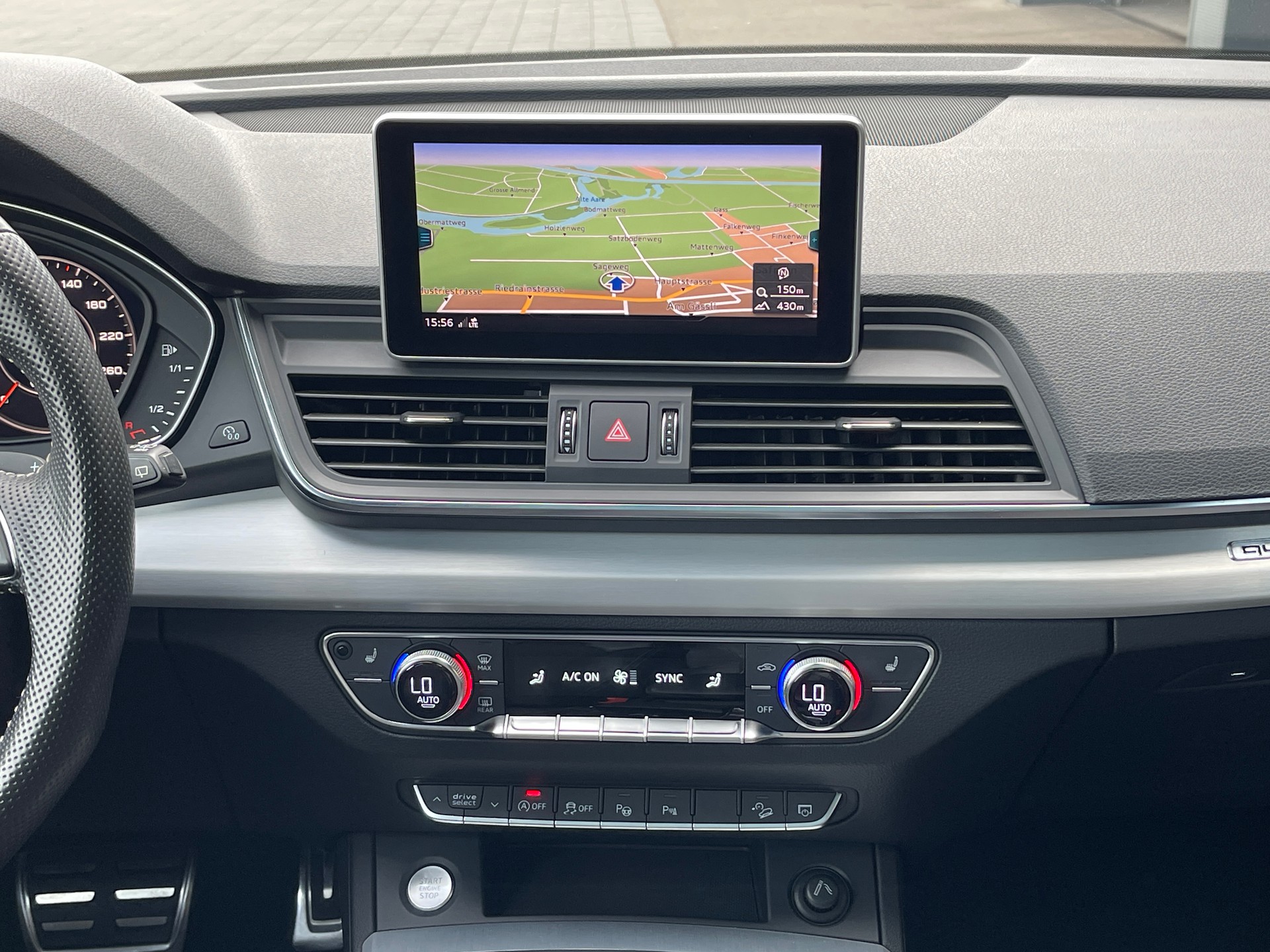 AUDI Q5 2.0 TDI quattro S-tronic*S-Line-image-9