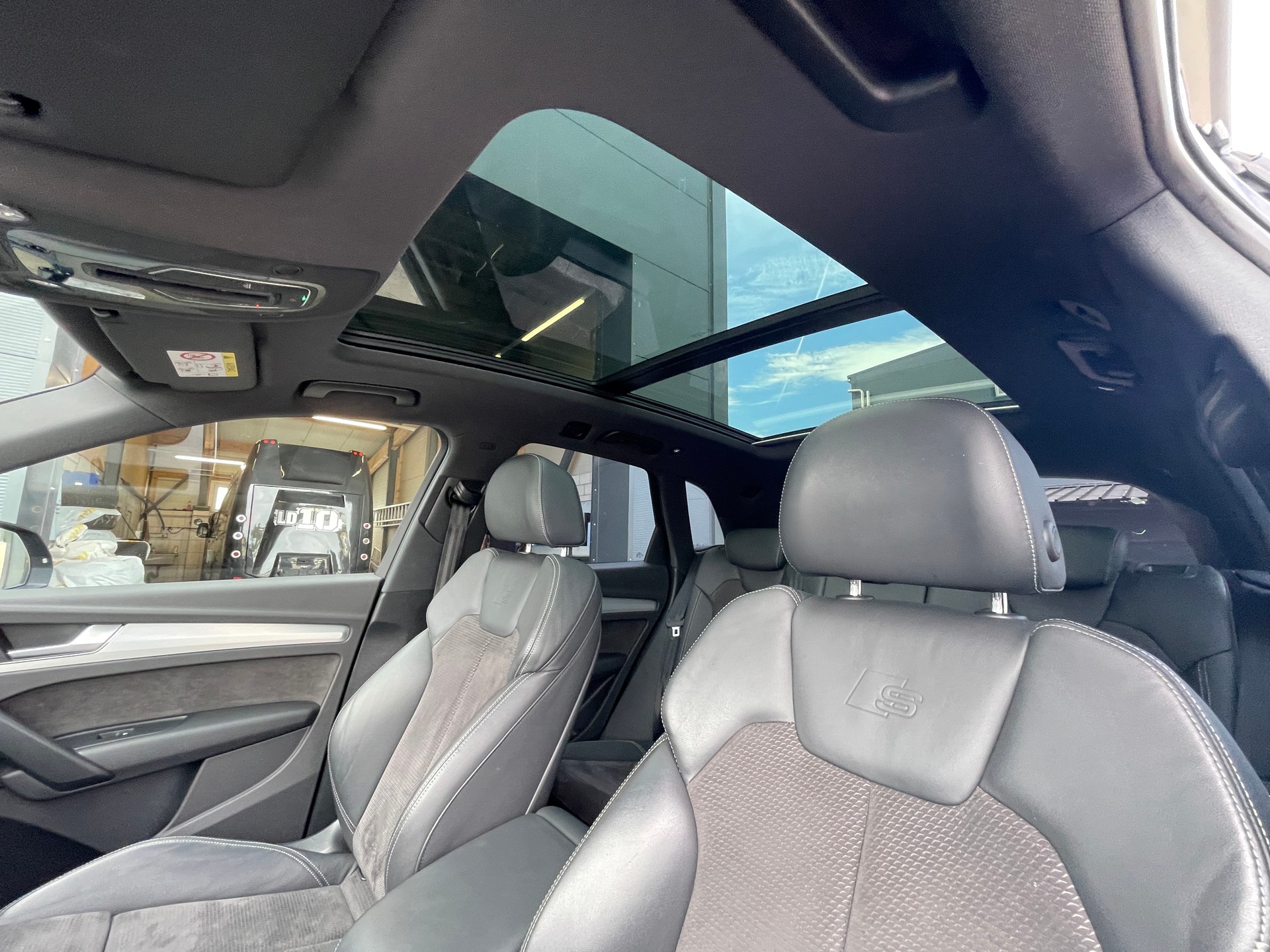 AUDI Q5 2.0 TDI quattro S-tronic*S-Line-image-13