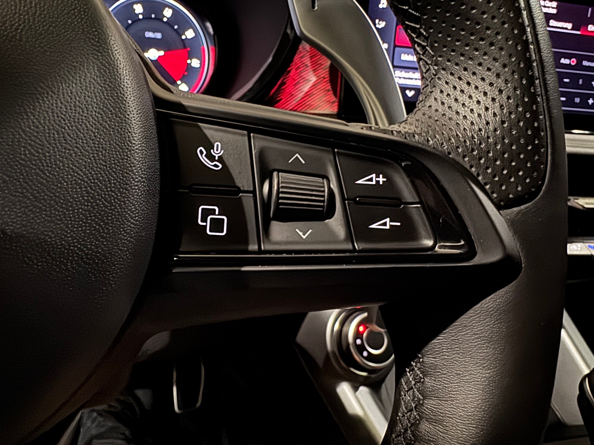 ALFA ROMEO Tonale 1.5 48V Hybrid Speciale | CH | 1.Hand |-image-30