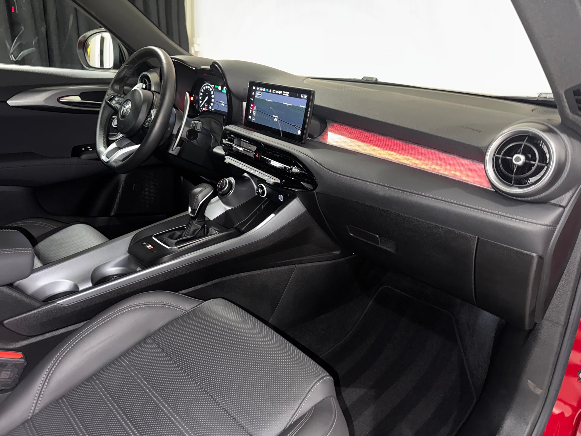 ALFA ROMEO Tonale 1.5 48V Hybrid Speciale | CH | 1.Hand |-image-17