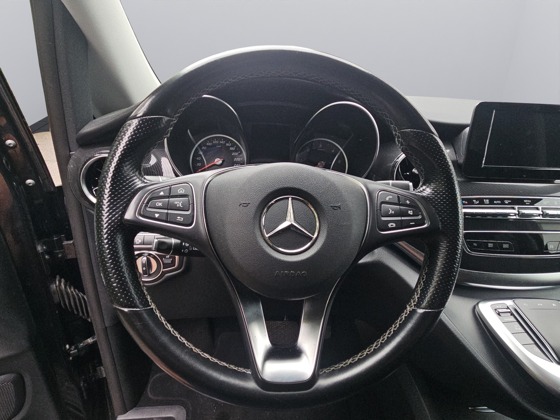 MERCEDES-BENZ V 250 d lang 4Matic 9G-Tronic-image-5