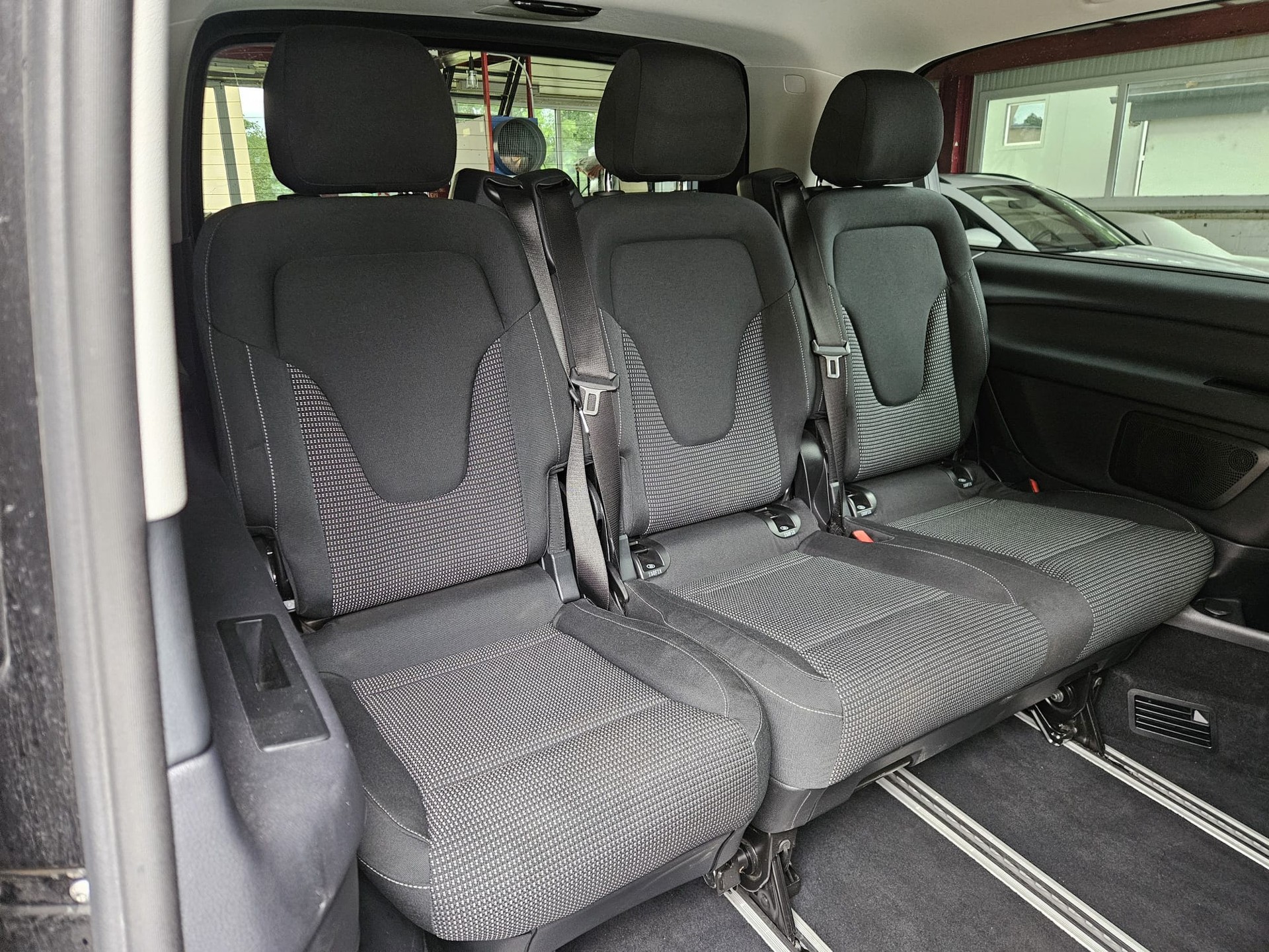 MERCEDES-BENZ V 250 d lang 4Matic 9G-Tronic-image-12