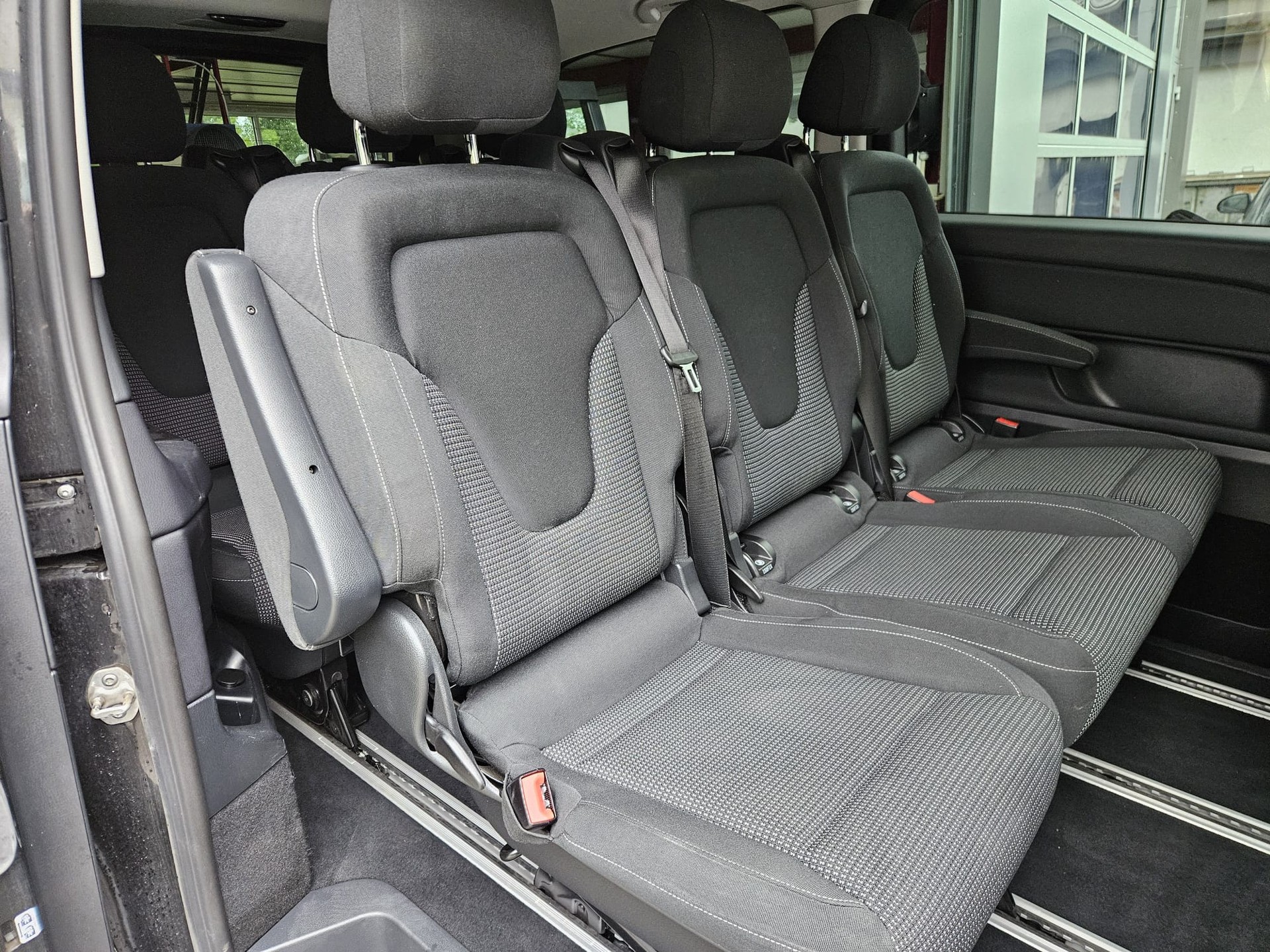MERCEDES-BENZ V 250 d lang 4Matic 9G-Tronic-image-11