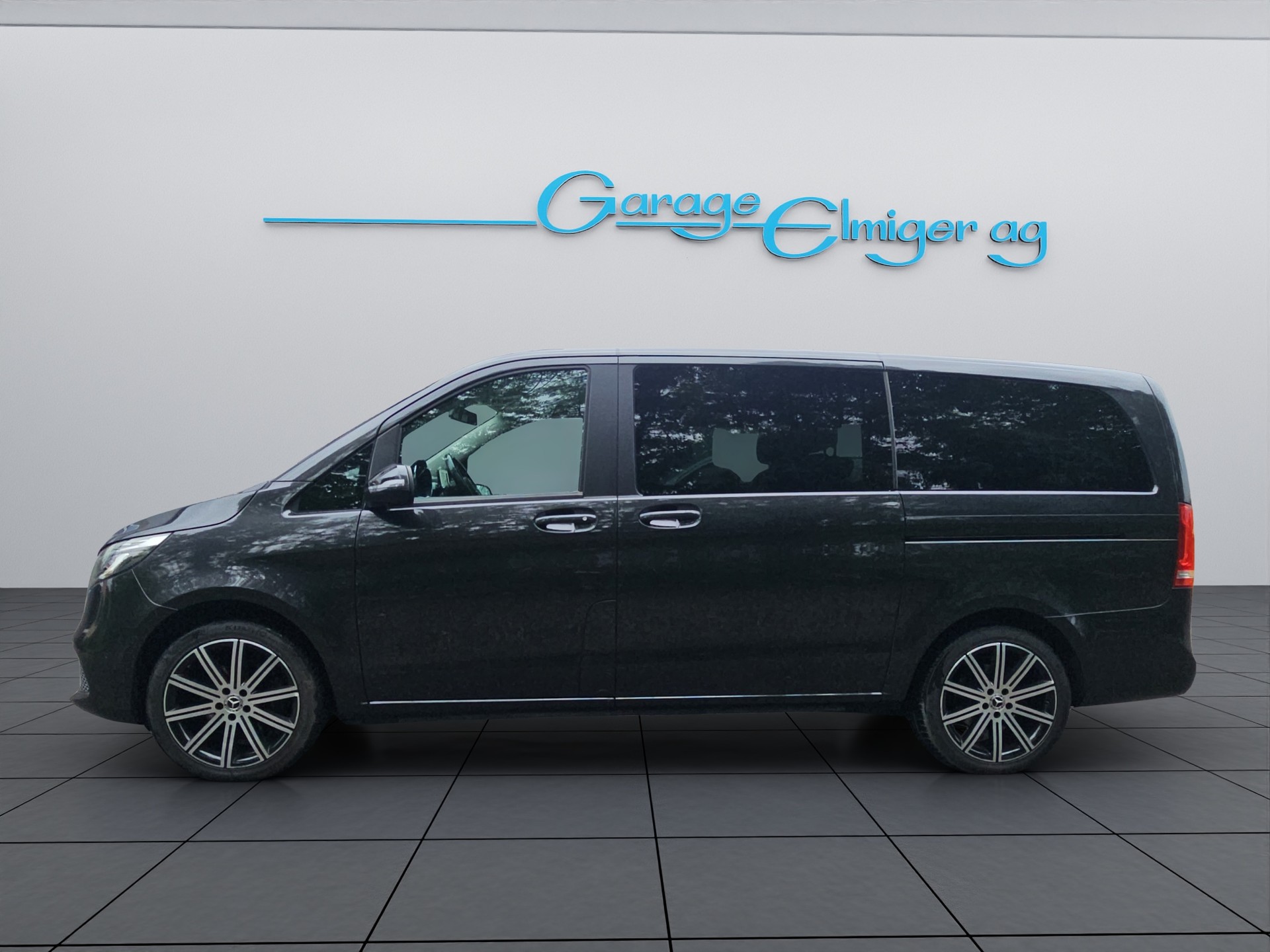 MERCEDES-BENZ V 250 d lang 4Matic 9G-Tronic-image-4