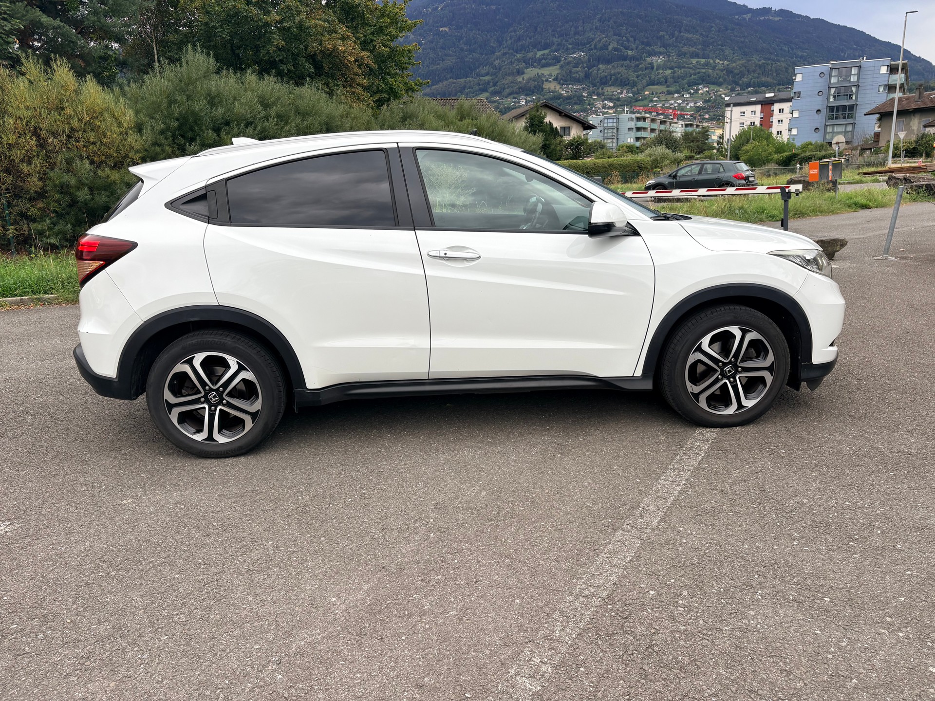 HONDA HR-V 1.5i-VTEC Executive CVT-image-5