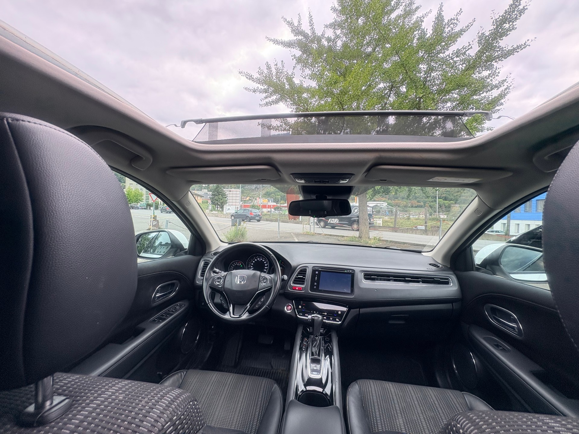 HONDA HR-V 1.5i-VTEC Executive CVT-image-9