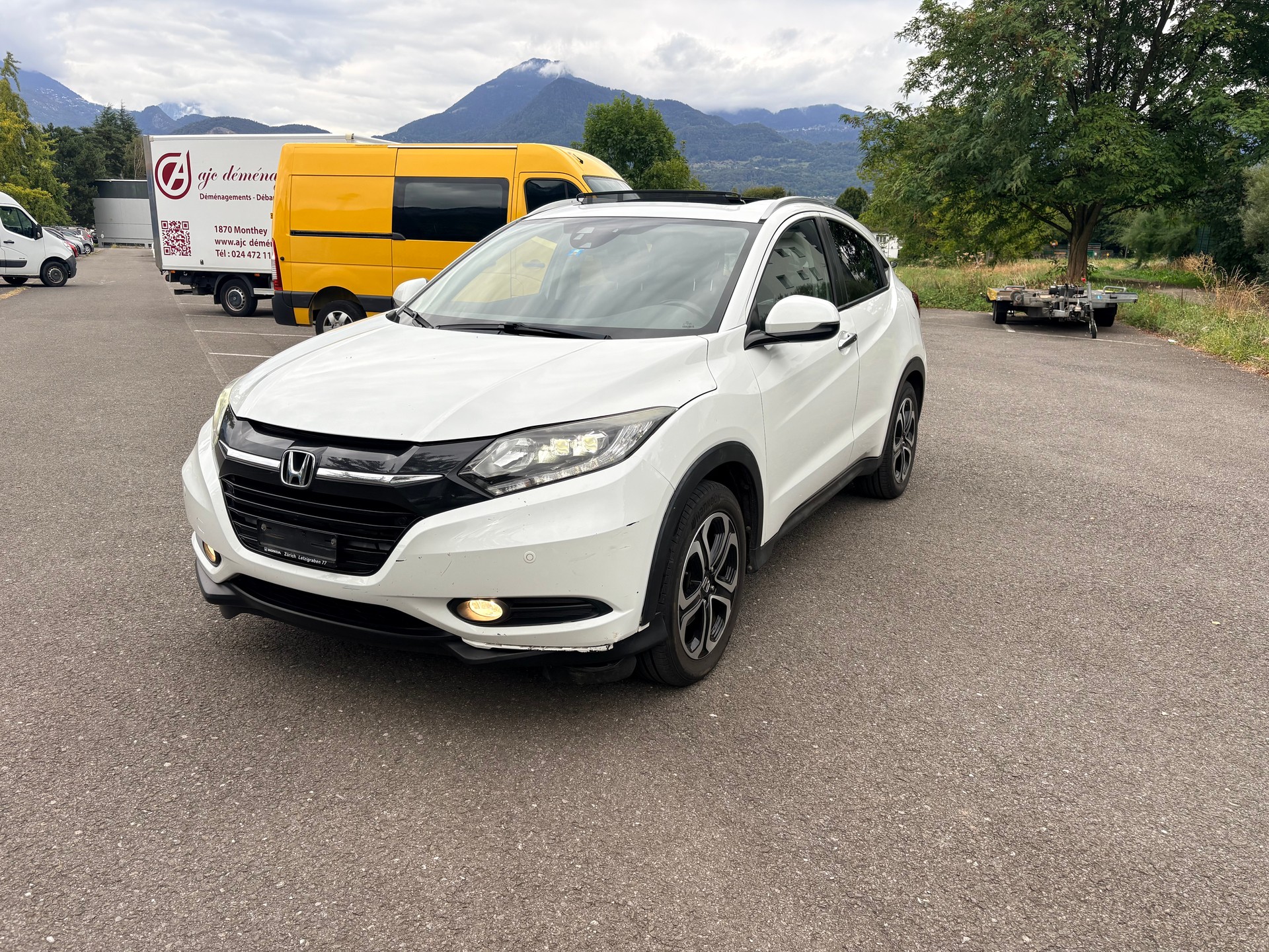 HONDA HR-V 1.5i-VTEC Executive CVT-image-1
