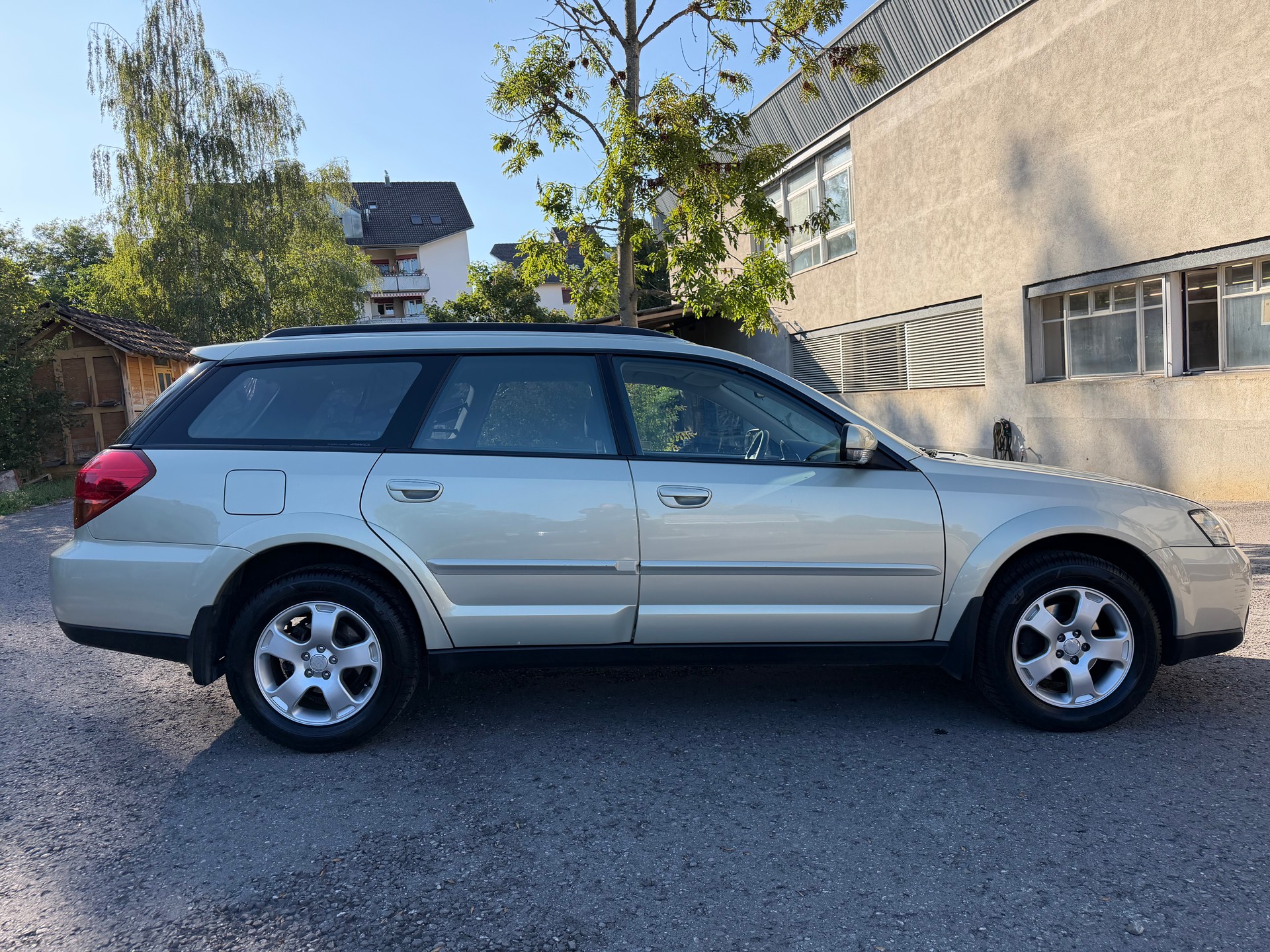 SUBARU 👉🏻Outback 3.0R AWD H6 Automatic-image-2