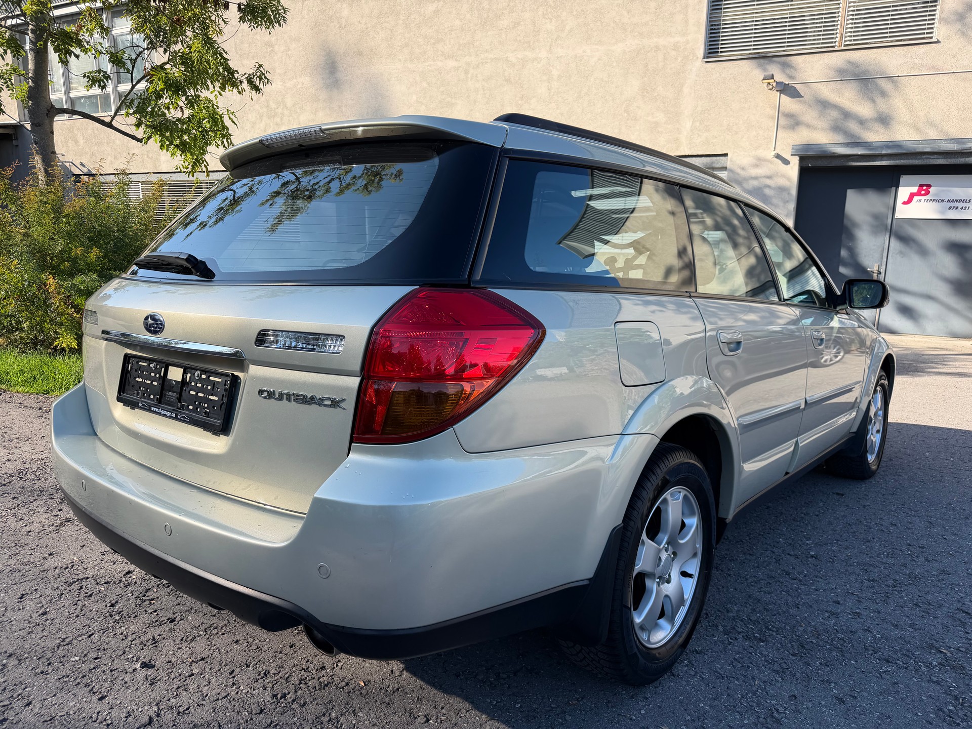 SUBARU 👉🏻Outback 3.0R AWD H6 Automatic-image-3
