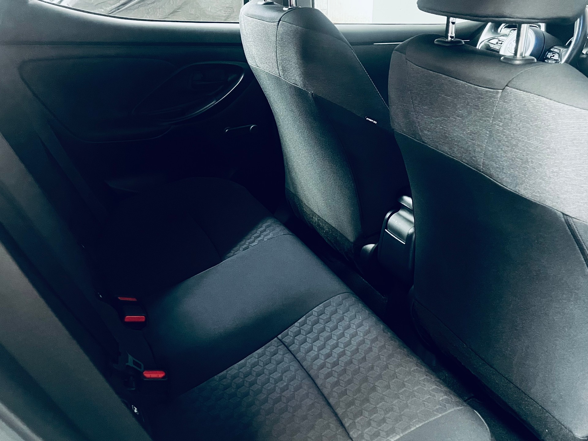 TOYOTA Yaris 1.5 Comfort e-CVT-image-14