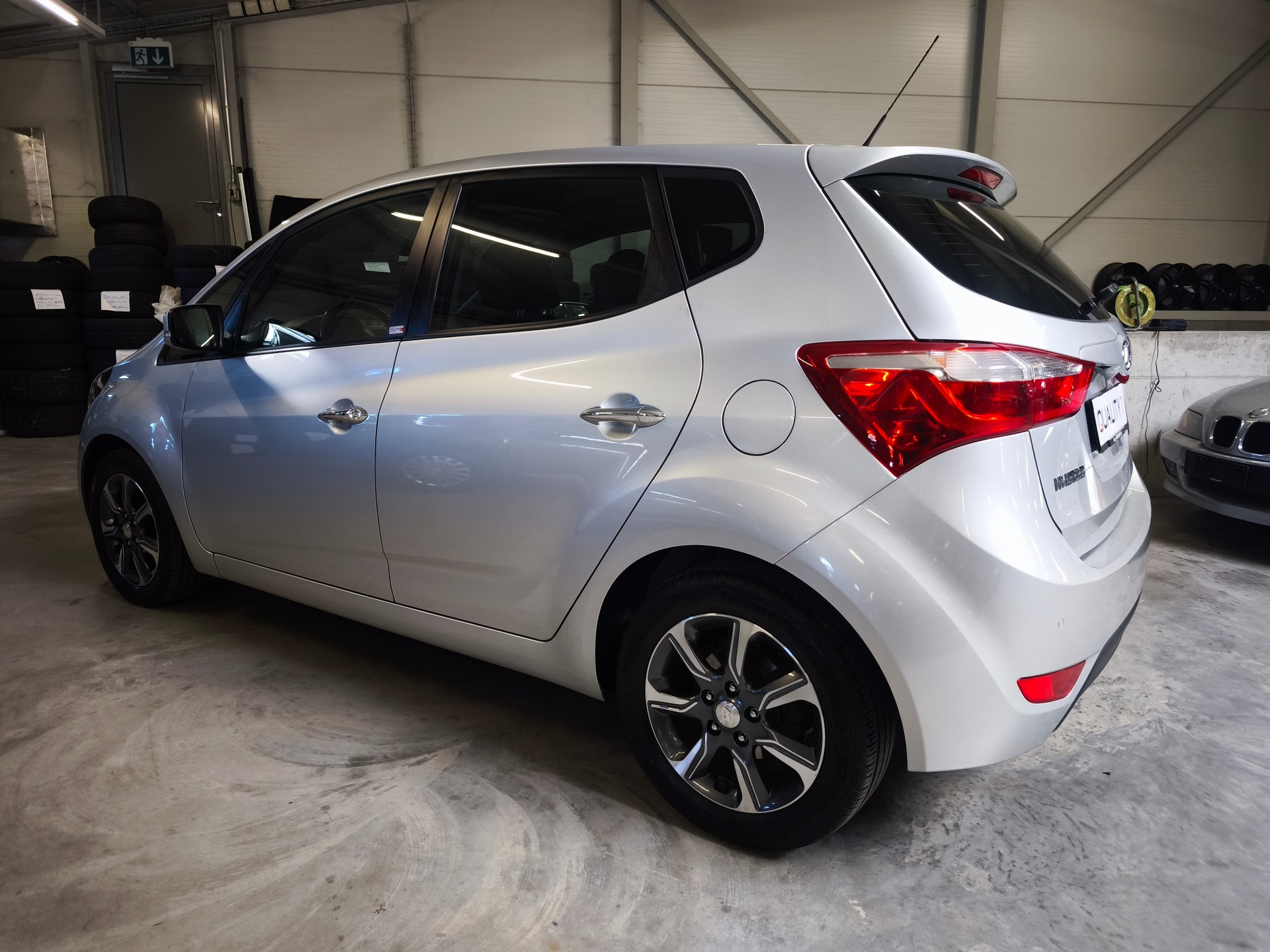 HYUNDAI iX20 1.6 Vertex Automatic-image-4