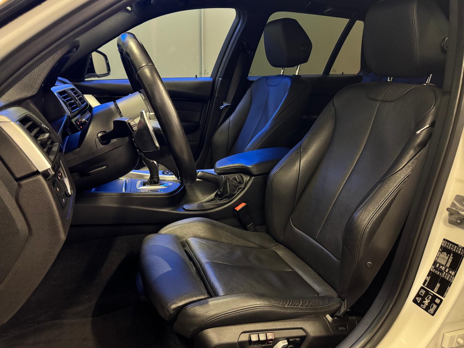 BMW 335d xDrive Touring M Sport Line Steptronic-image-9