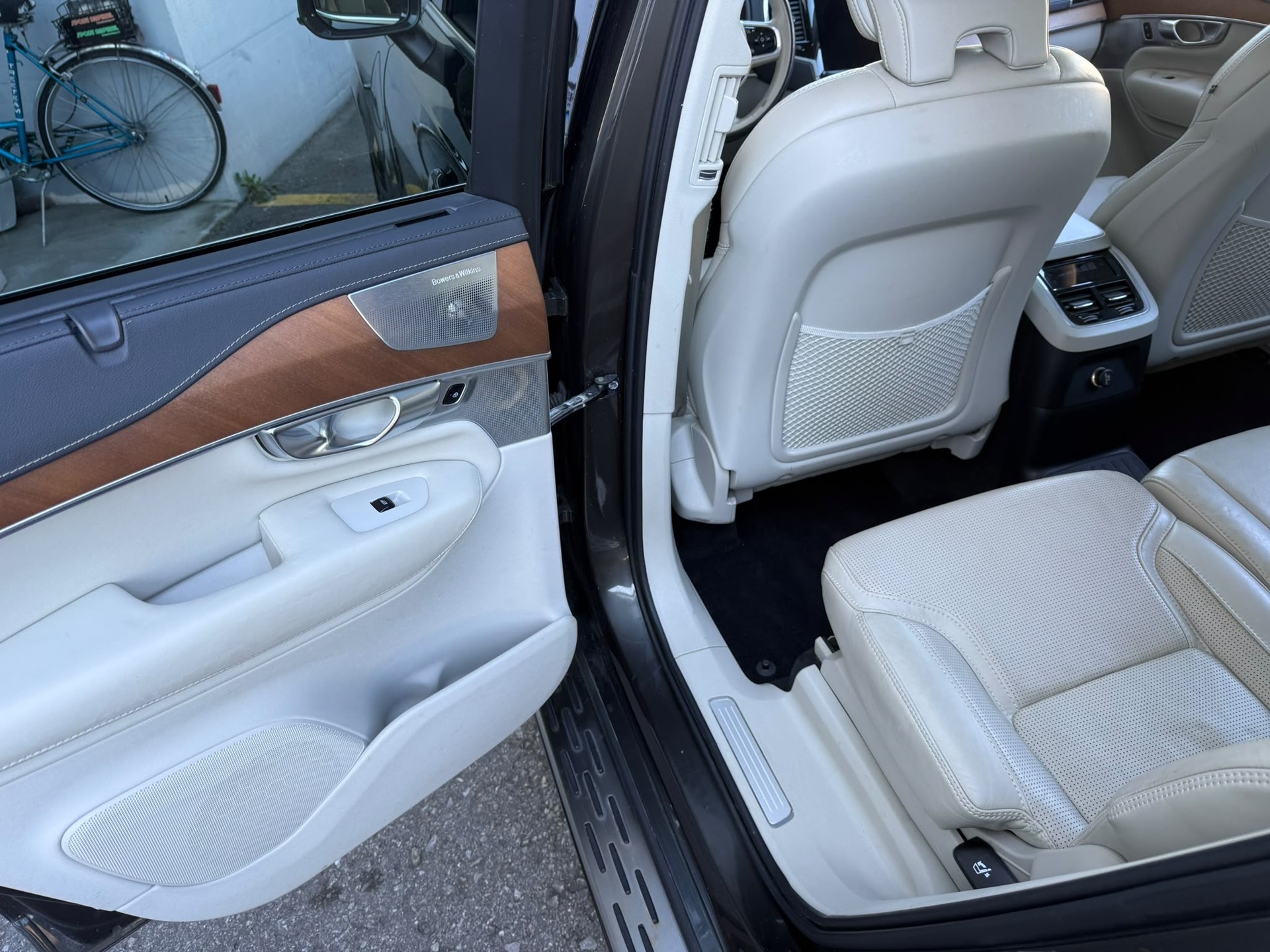 VOLVO XC90 T8 AWD Inscription Geartronic-image-8