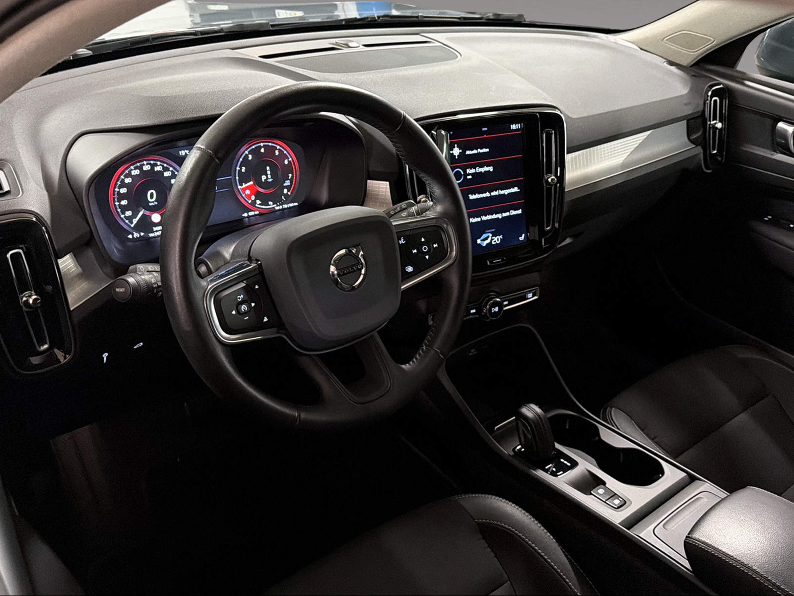 VOLVO XC40 1.5 T3 Momentum-image-6