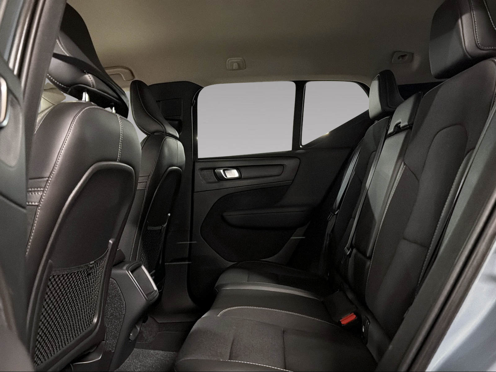 VOLVO XC40 1.5 T3 Momentum-image-8