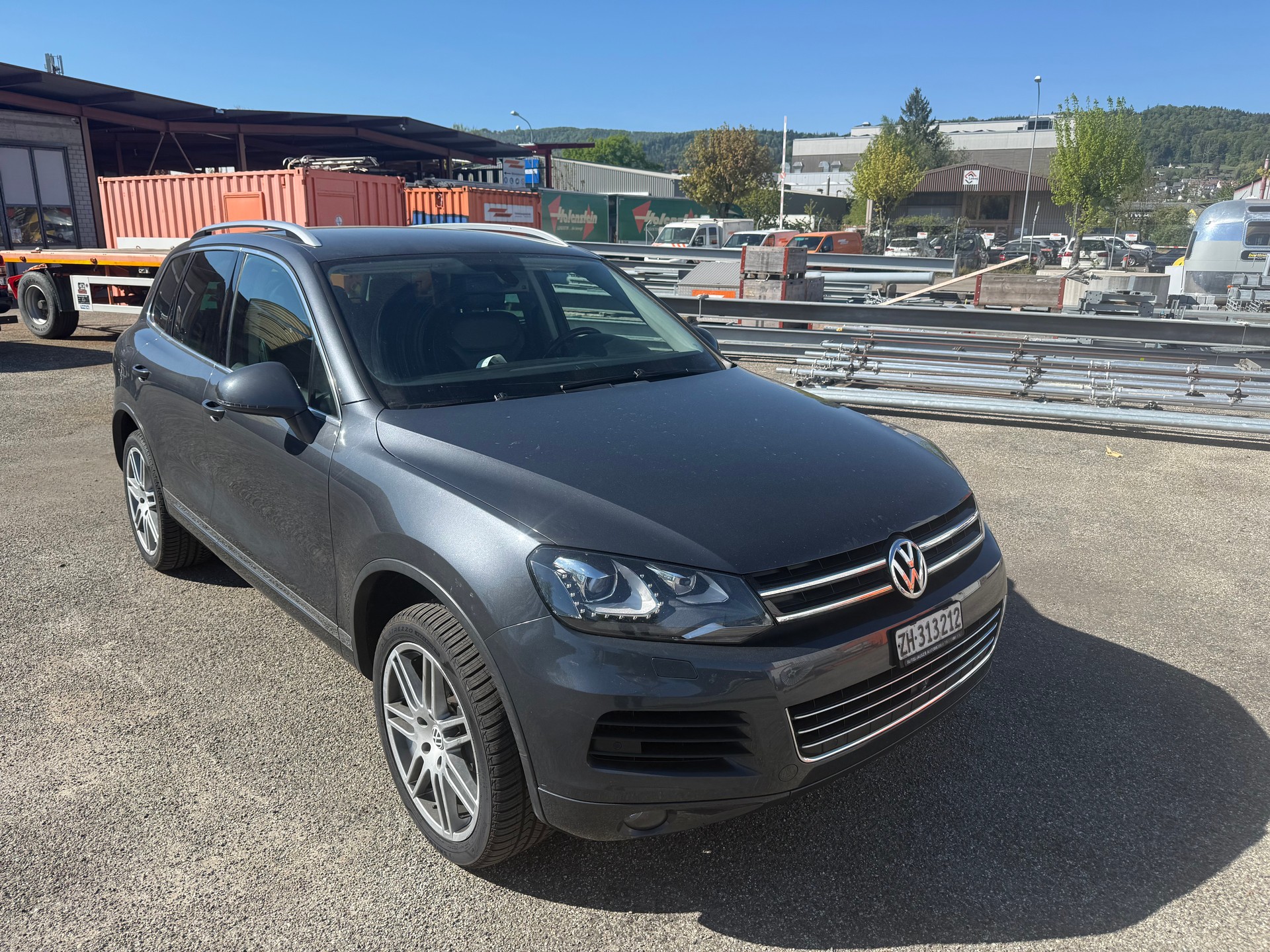 VW Touareg 3.0 TDI BlueMotion Technology Tiptronic-image-0