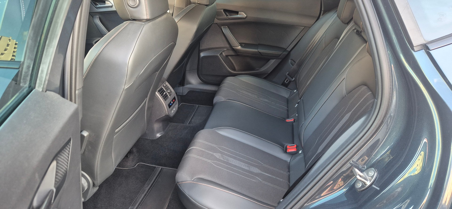 CUPRA Formentor 1.5 TSI DSG-image-12