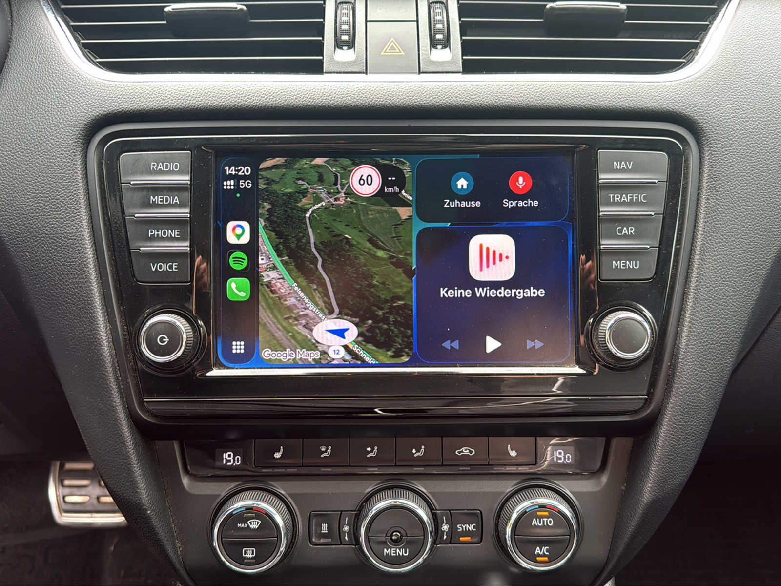 SKODA Octavia Combi 2.0 TDI RS 4x4 DSG-image-12