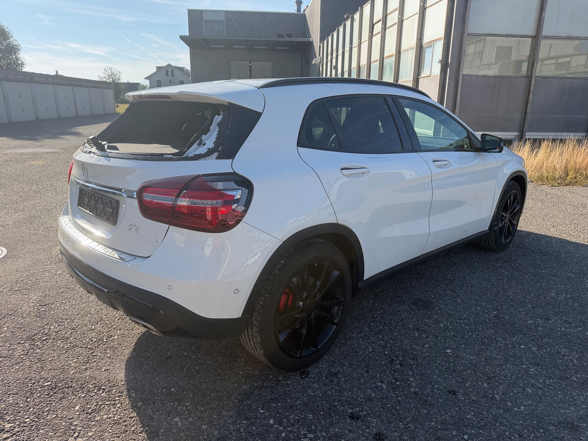 MERCEDES-BENZ GLA 200 Urban-image-3
