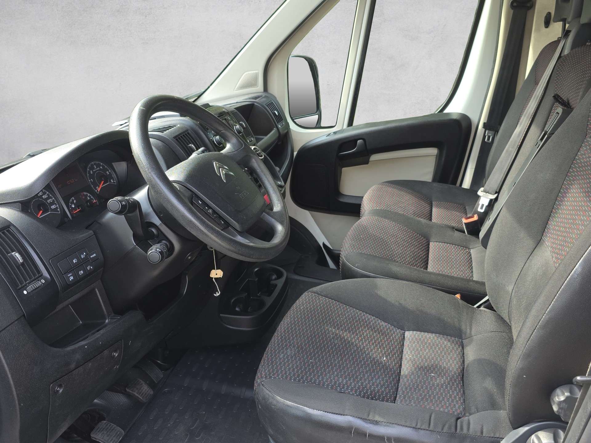 CITROEN Jumper 30 2.0 BlueHDi 130 S&S Confort L1H1-image-4