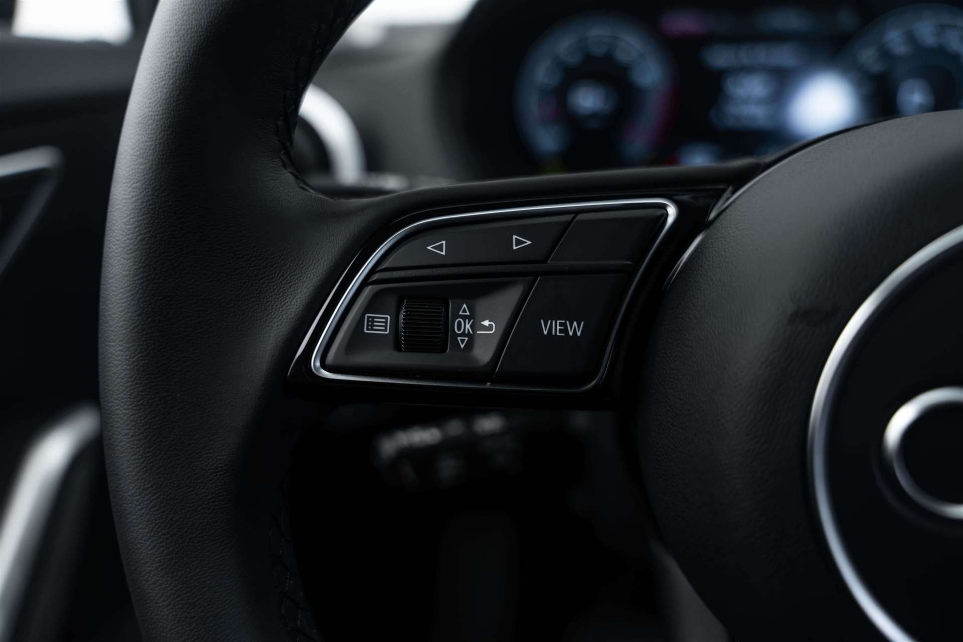 AUDI AUDI Q2 35 TFSi S-Line S-Tronic Automat-image-15
