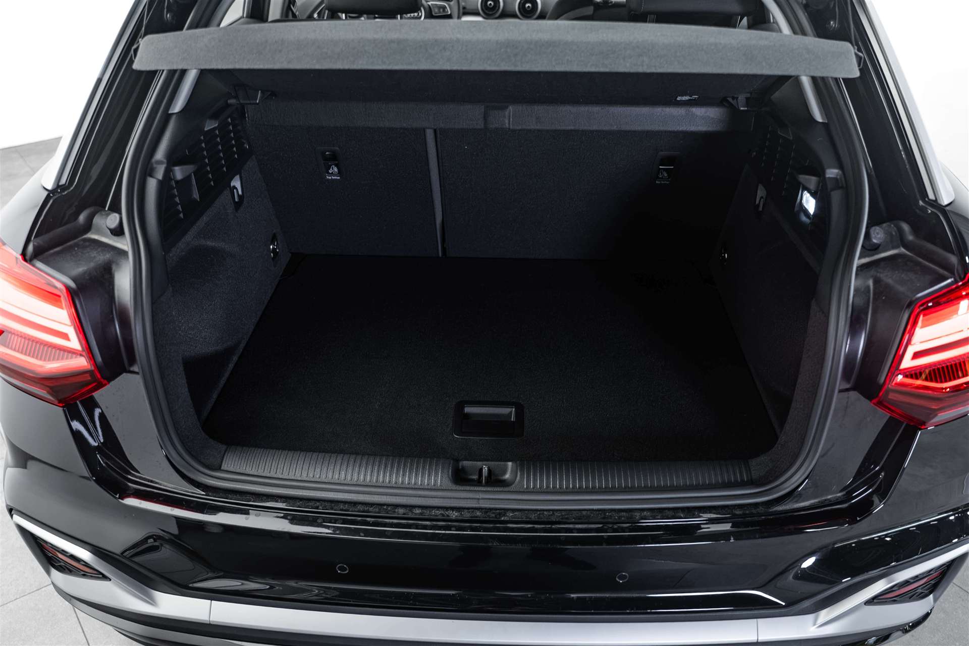 AUDI AUDI Q2 35 TFSi S-Line S-Tronic Automat-image-4