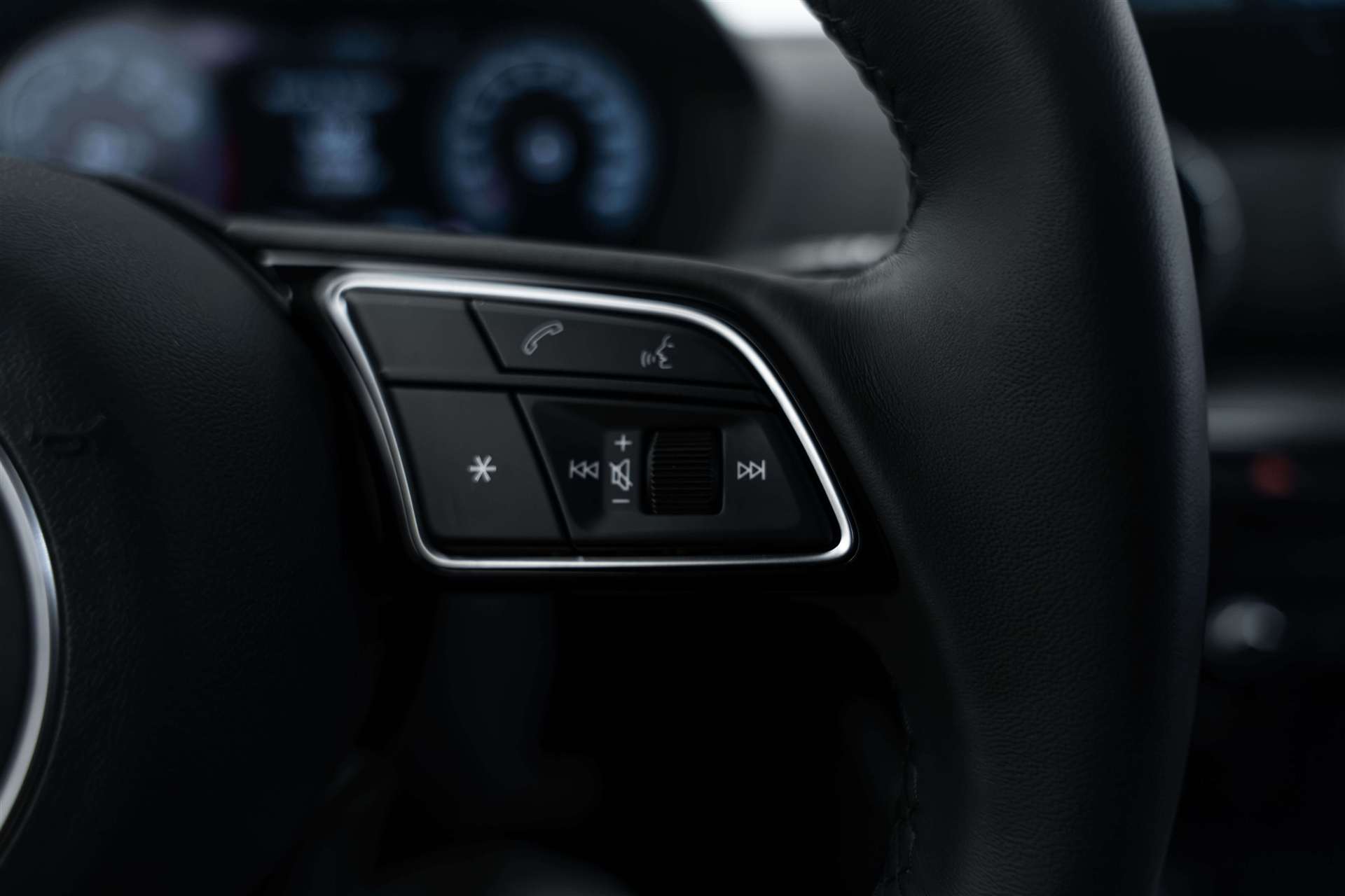 AUDI AUDI Q2 35 TFSi S-Line S-Tronic Automat-image-17