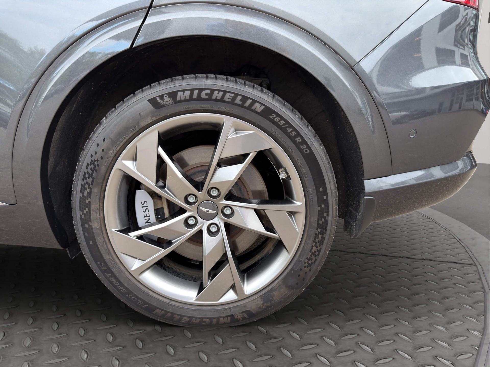 GENESIS GV70 Dual Motor Sport AWD-image-5