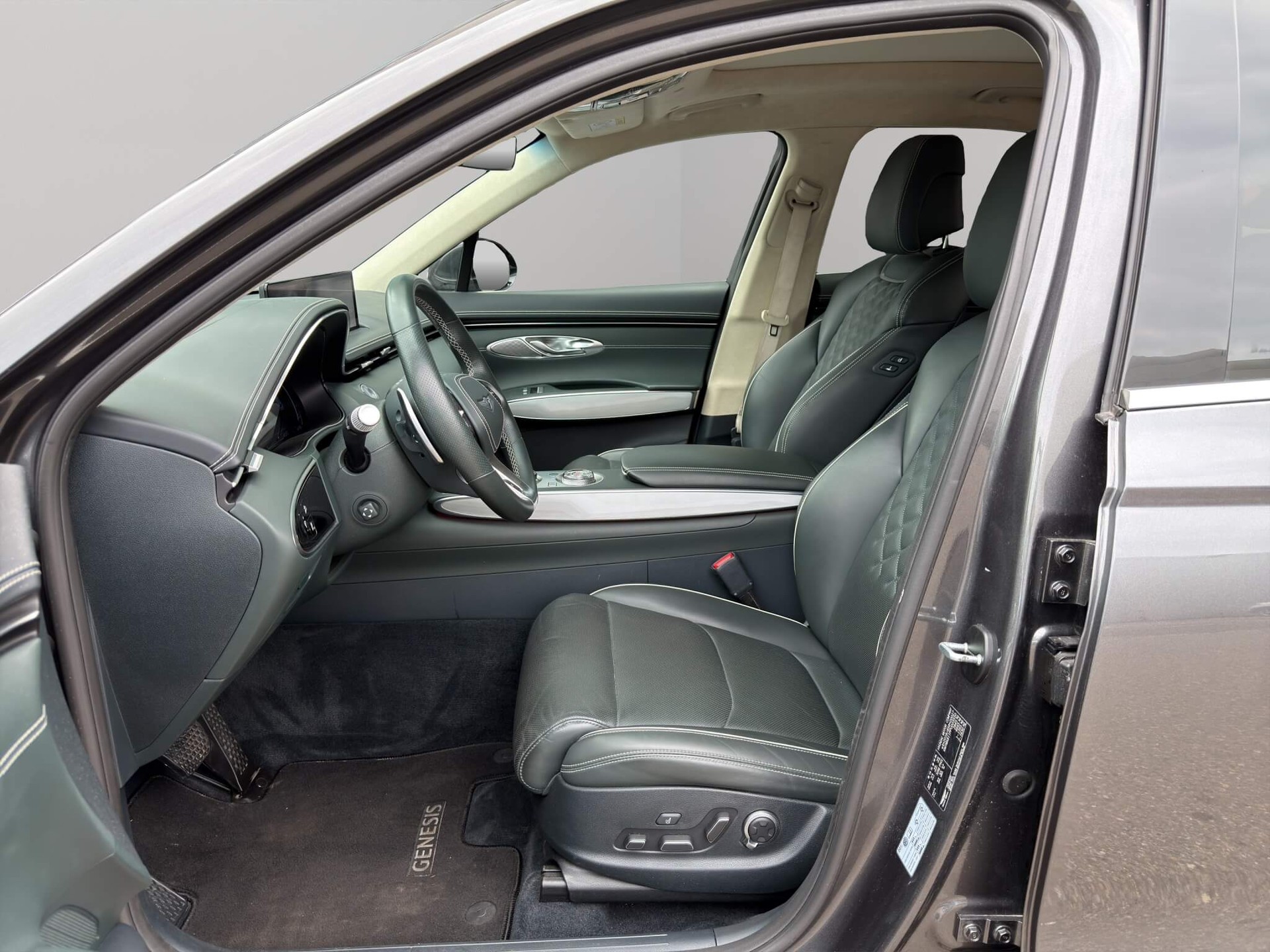 GENESIS GV70 Dual Motor Sport AWD-image-6