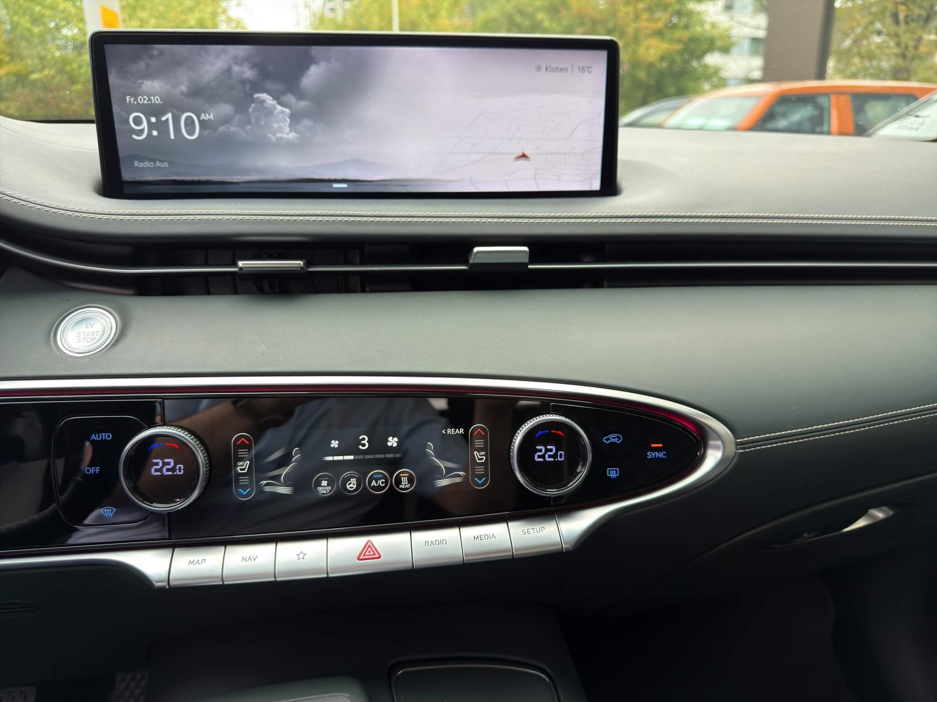GENESIS GV70 Dual Motor Sport AWD-image-9