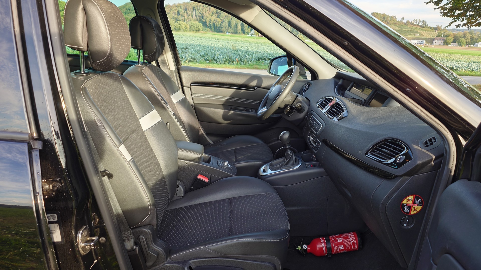 RENAULT Grand Scénic 1.4 16V Turbo Dynamique-image-13