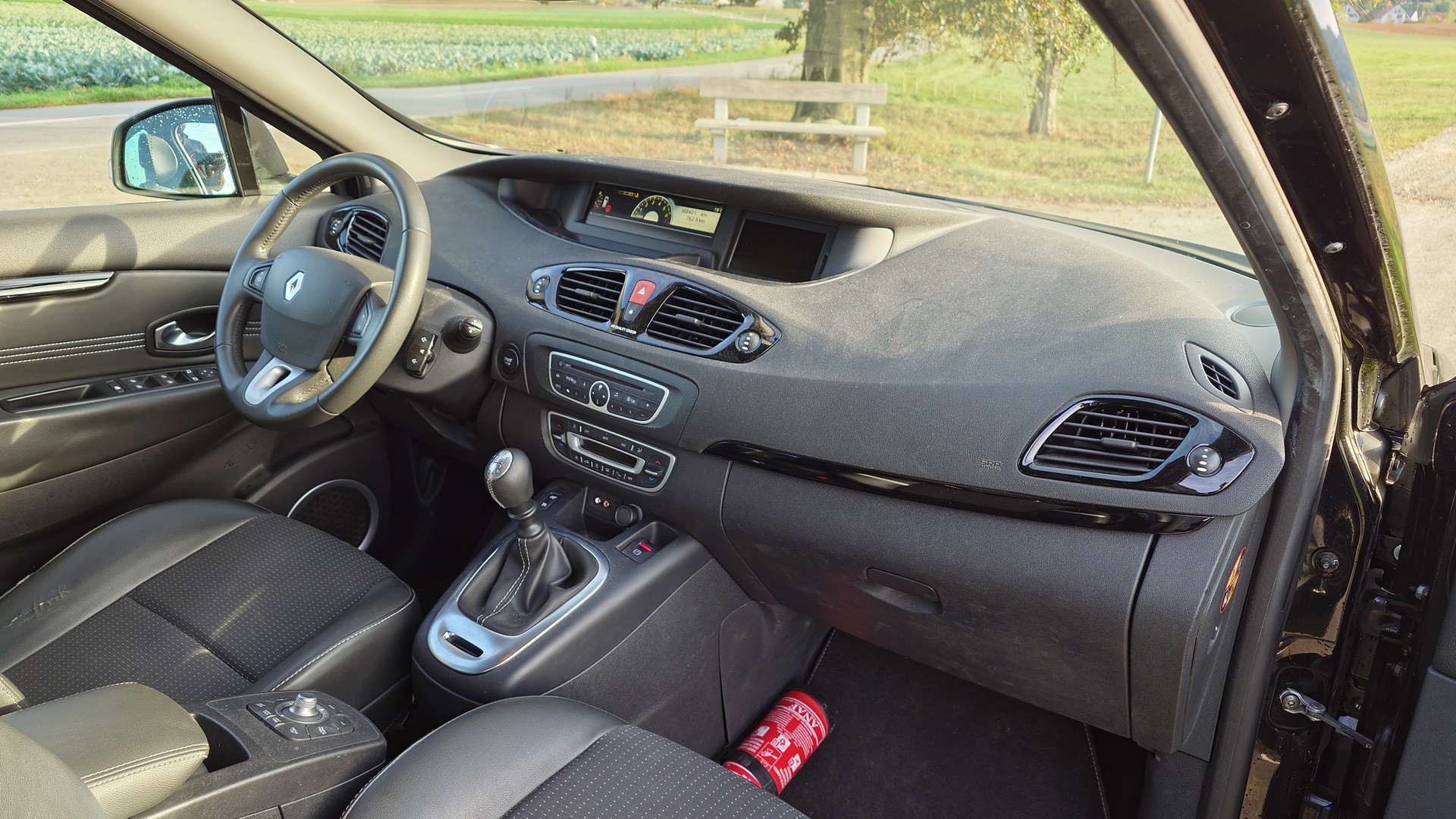 RENAULT Grand Scénic 1.4 16V Turbo Dynamique-image-11