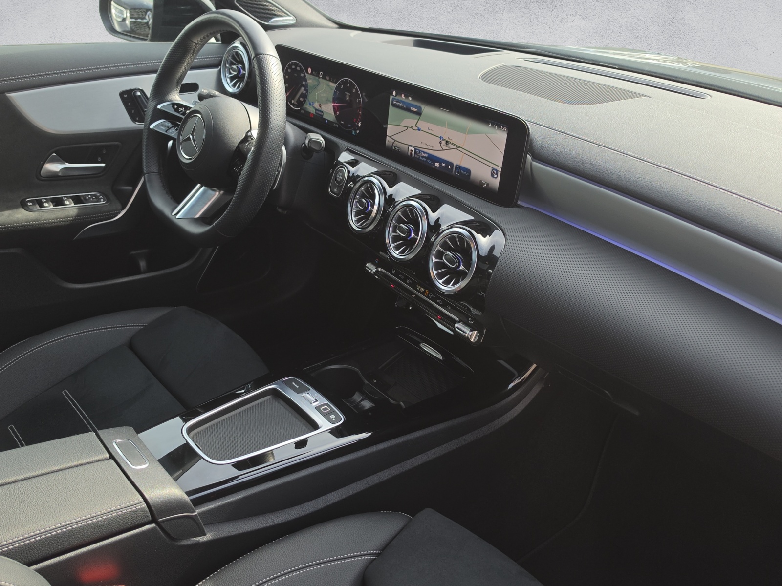 MERCEDES-BENZ CLA Shooting Brake 250 4Matic 8G-DCT-image-9