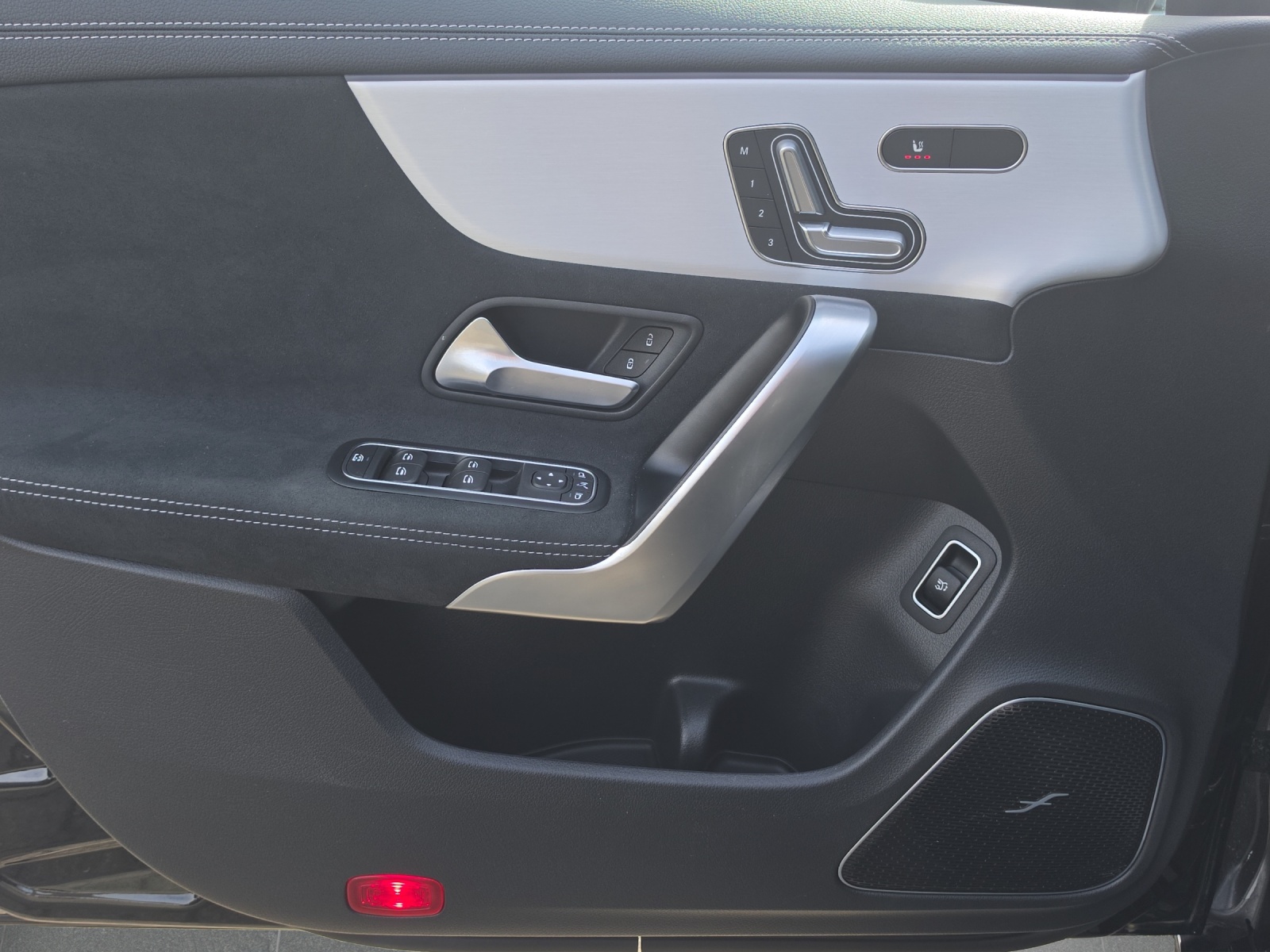 MERCEDES-BENZ CLA Shooting Brake 250 4Matic 8G-DCT-image-14