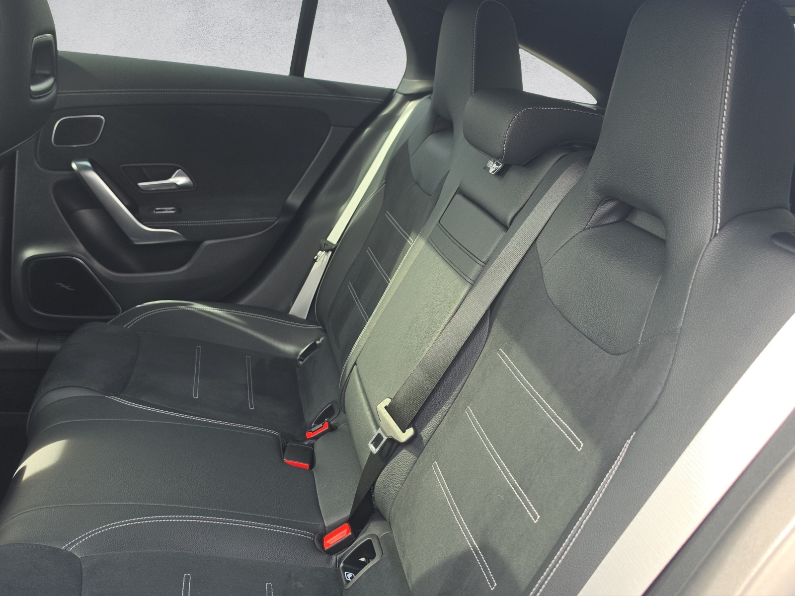 MERCEDES-BENZ CLA Shooting Brake 250 4Matic 8G-DCT-image-15